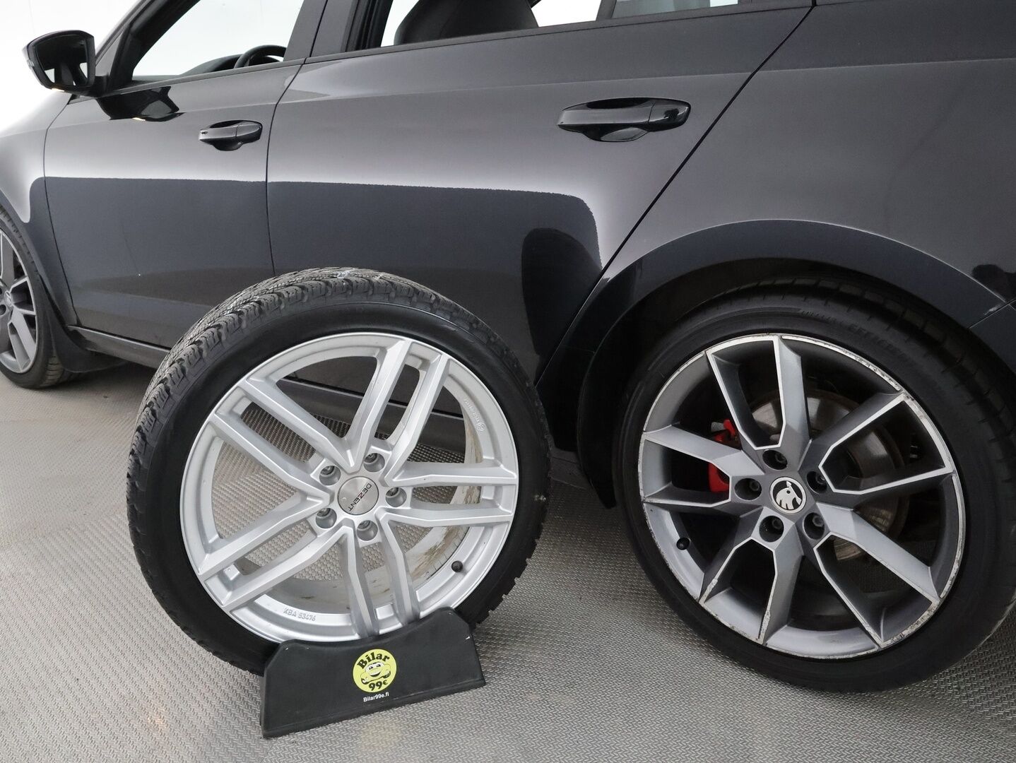 Skoda Octavia 2014 Combi 2,0 TSI RS DSG Autom. **Webasto / Adapt.Vakkari / Xenon / Keyless / P.Tutka / Bluetooth / Kahdet renkaat**