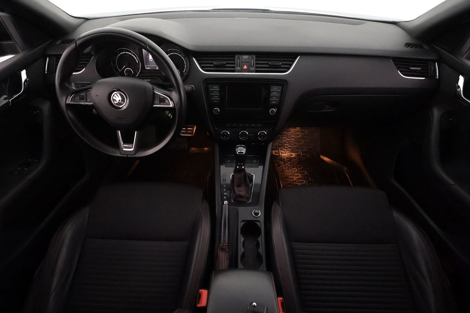 Skoda Octavia 2014 Combi 2,0 TSI RS DSG Autom. **Webasto / Adapt.Vakkari / Xenon / Keyless / P.Tutka / Bluetooth / Kahdet renkaat**
