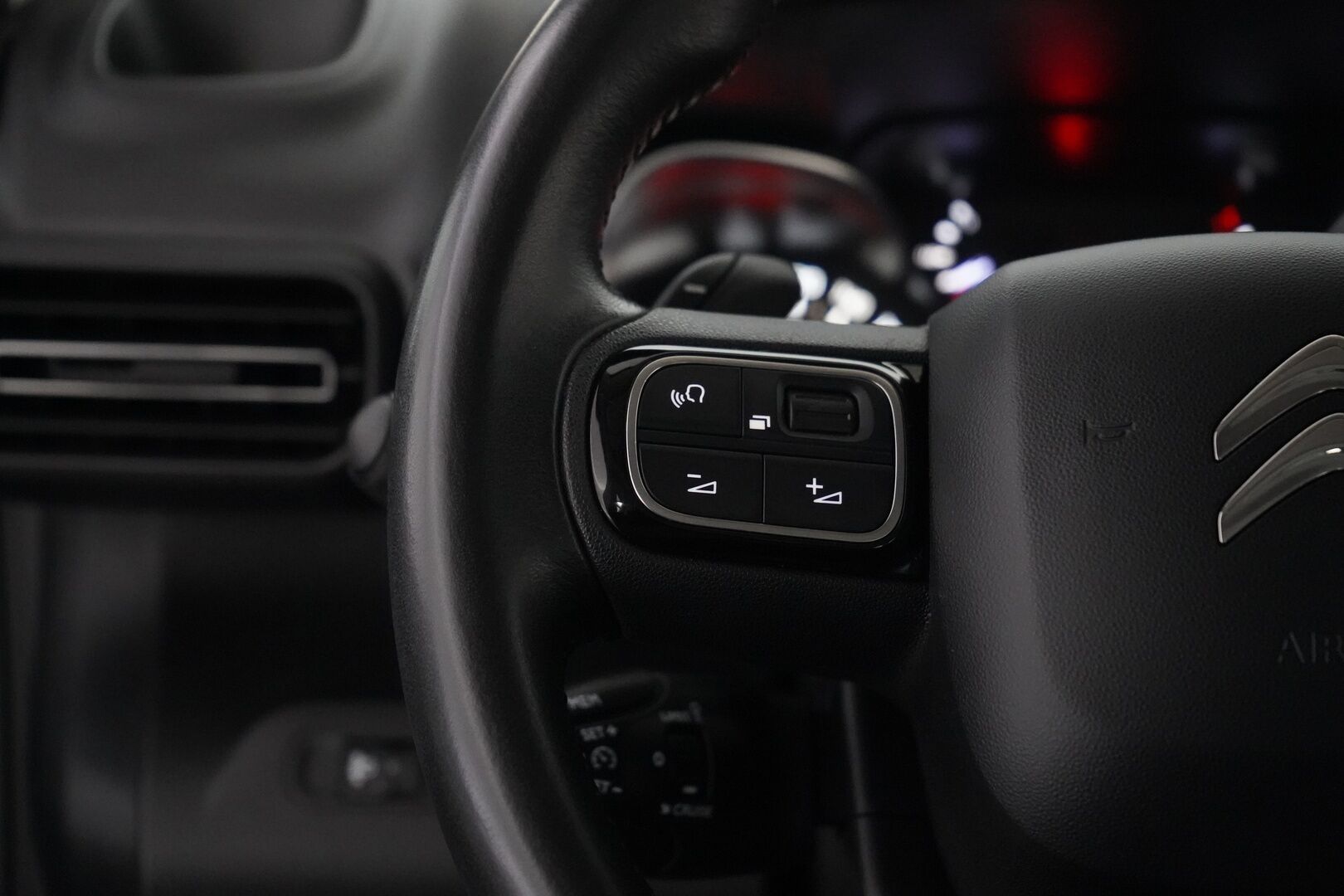 Citroen Berlingo 2020 BlueHDi 130 Feel M EAT8 Automaatti *Cruise / Lohko / Liikennemerkkitunnistus* - 1-om. Suomi-auto / Jakohihna juuri vaihdettu / Kahdet renkaat