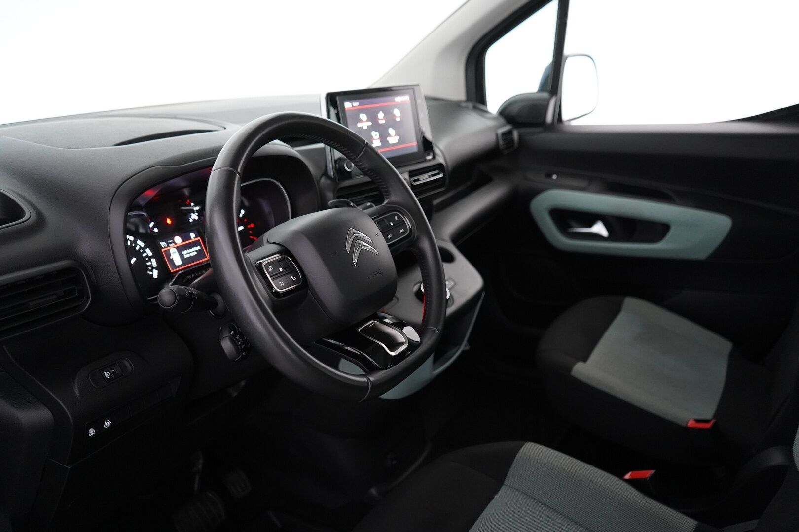 Citroen Berlingo 2020 BlueHDi 130 Feel M EAT8 Automaatti *Cruise / Lohko / Liikennemerkkitunnistus* - 1-om. Suomi-auto / Jakohihna juuri vaihdettu / Kahdet renkaat