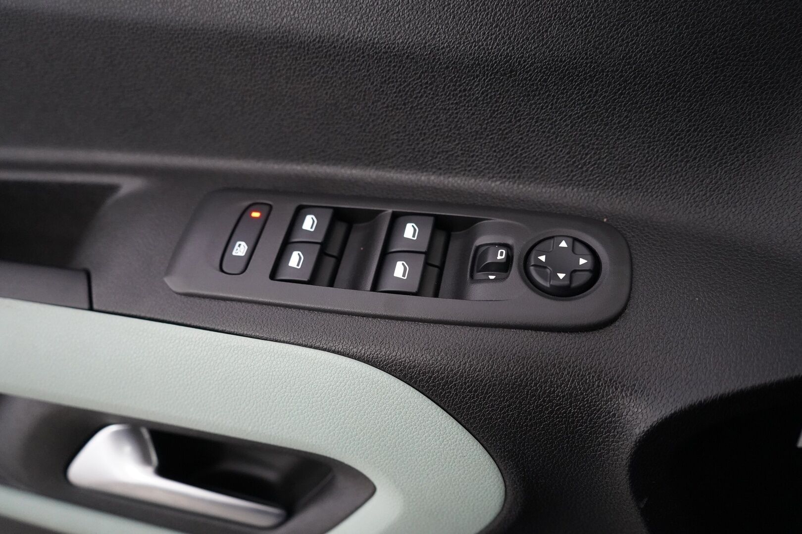 Citroen Berlingo 2020 BlueHDi 130 Feel M EAT8 Automaatti *Cruise / Lohko / Liikennemerkkitunnistus* - 1-om. Suomi-auto / Jakohihna juuri vaihdettu / Kahdet renkaat