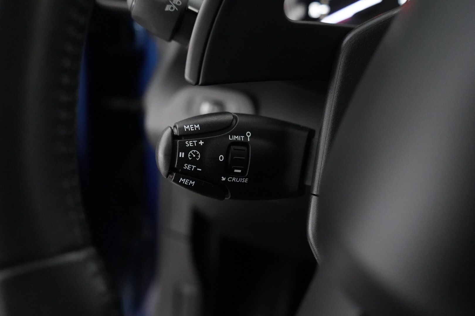 Citroen Berlingo 2020 BlueHDi 130 Feel M EAT8 Automaatti *Cruise / Lohko / Liikennemerkkitunnistus* - 1-om. Suomi-auto / Jakohihna juuri vaihdettu / Kahdet renkaat