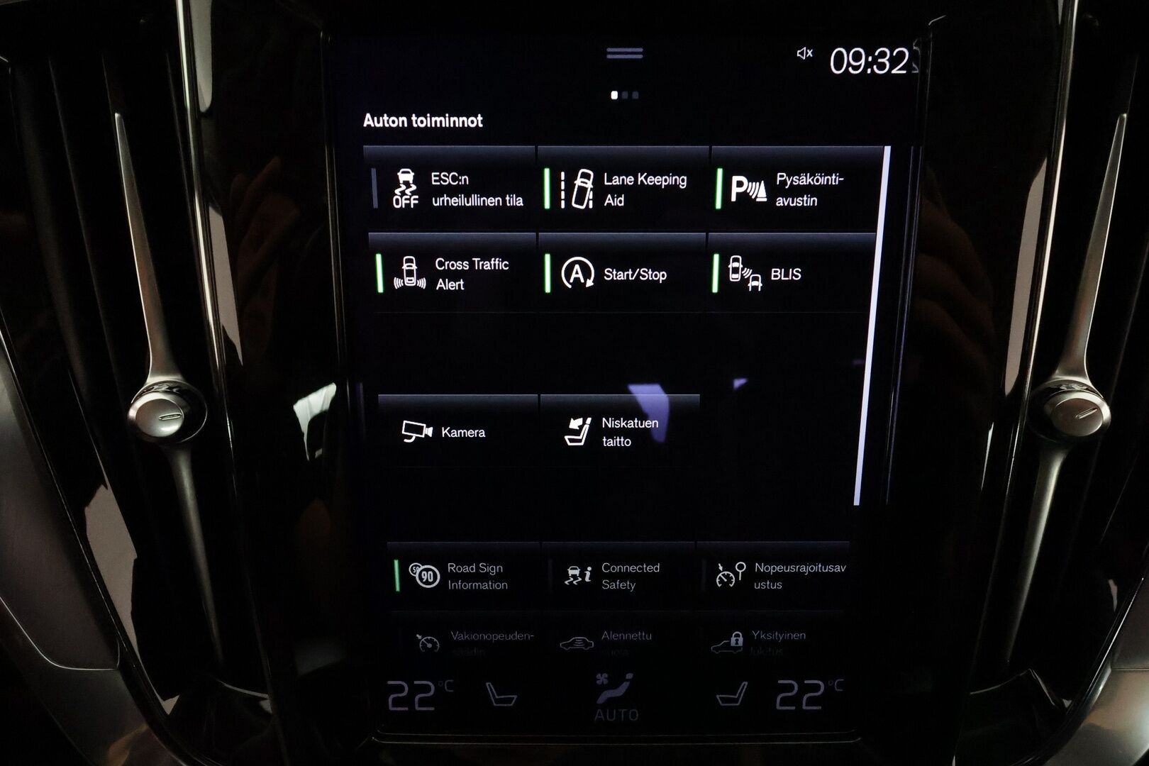 Volvo S60 2021 B4 MHEV Business aut **Muistipenkki / Webasto / Adapt.vakkari / P.kamera / KeylessGo / BLIS / Digimittaristo** - 1.om Suomi-auto / Kahdet renkaat aluvanteilla / Merkkihuollettu