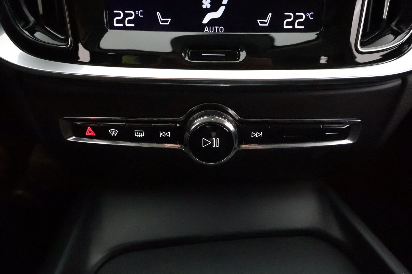 Volvo S60 2021 B4 MHEV Business aut **Muistipenkki / Webasto / Adapt.vakkari / P.kamera / KeylessGo / BLIS / Digimittaristo** - 1.om Suomi-auto / Kahdet renkaat aluvanteilla / Merkkihuollettu