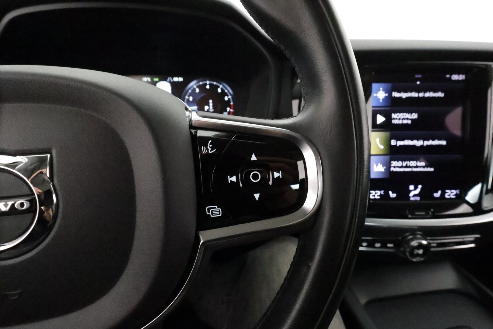 Volvo S60 2021 B4 MHEV Business aut **Muistipenkki / Webasto / Adapt.vakkari / P.kamera / KeylessGo / BLIS / Digimittaristo** - 1.om Suomi-auto / Kahdet renkaat aluvanteilla / Merkkihuollettu