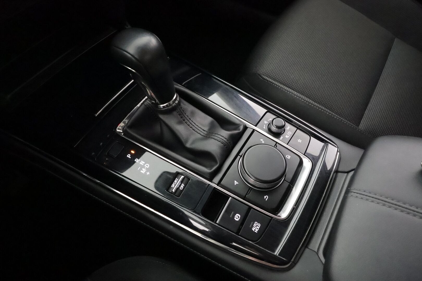 Mazda CX-30 2021 2,0 (150hv) M Hybrid Skyactiv-G Vision Plus AT * ACC / Lohko / LED / P.Kamera / Apple&Android * - Merkkihuollettu / Kahdet Renkaat / Suomi-auto