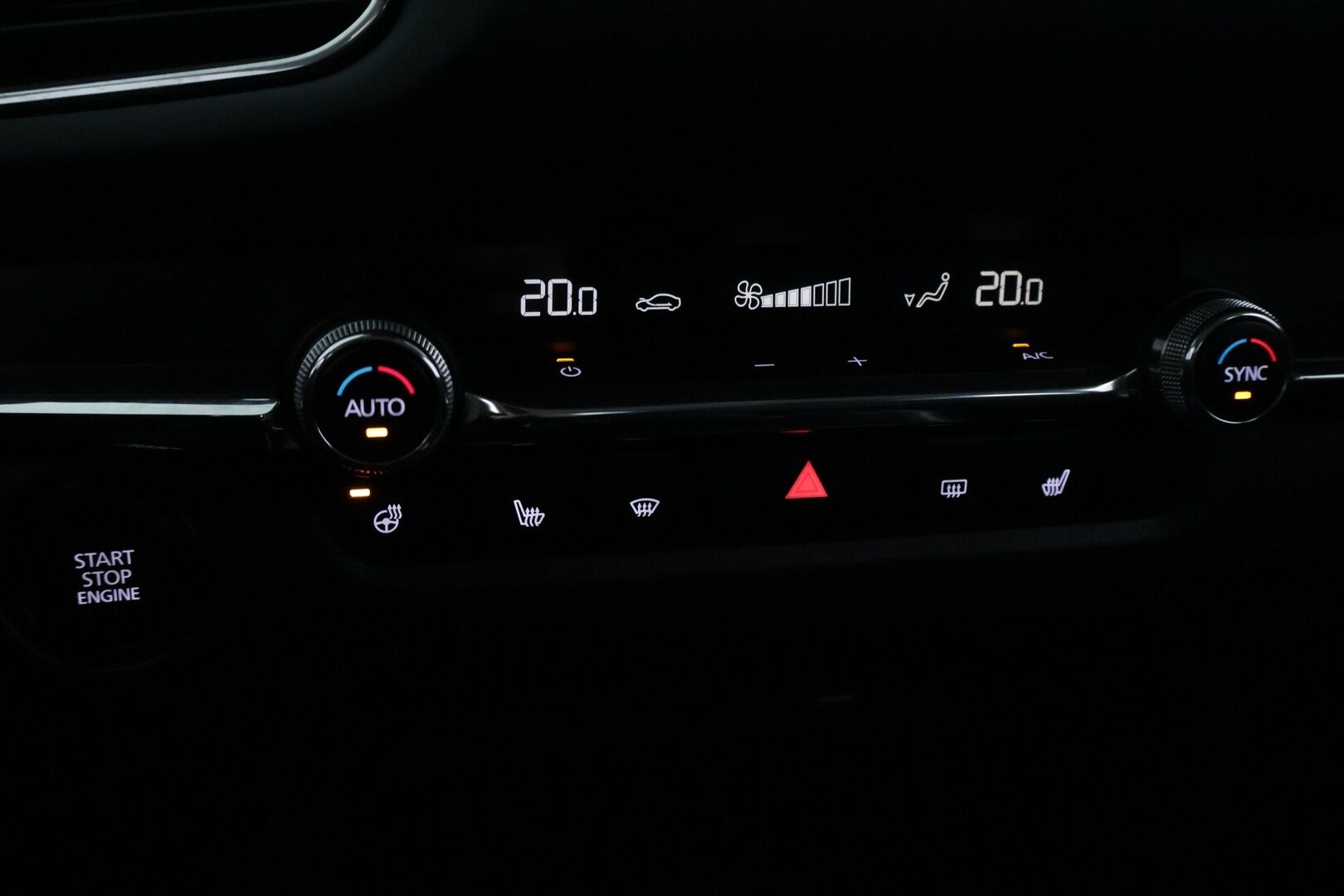 Mazda CX-30 2021 2,0 (150hv) M Hybrid Skyactiv-G Vision Plus AT * ACC / Lohko / LED / P.Kamera / Apple&Android * - Merkkihuollettu / Kahdet Renkaat / Suomi-auto