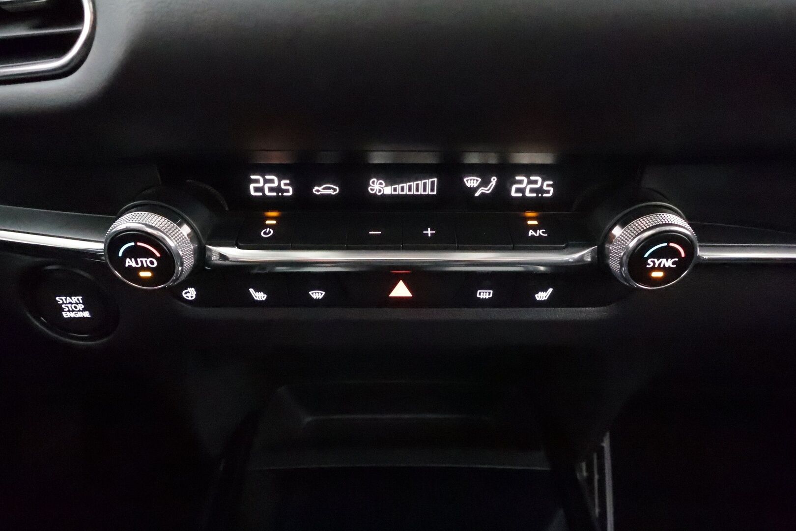 Mazda CX-30 2021 2,0 (150hv) M Hybrid Skyactiv-G Vision Plus AT * ACC / Lohko / LED / P.Kamera / Apple&Android * - Merkkihuollettu / Kahdet Renkaat / Suomi-auto