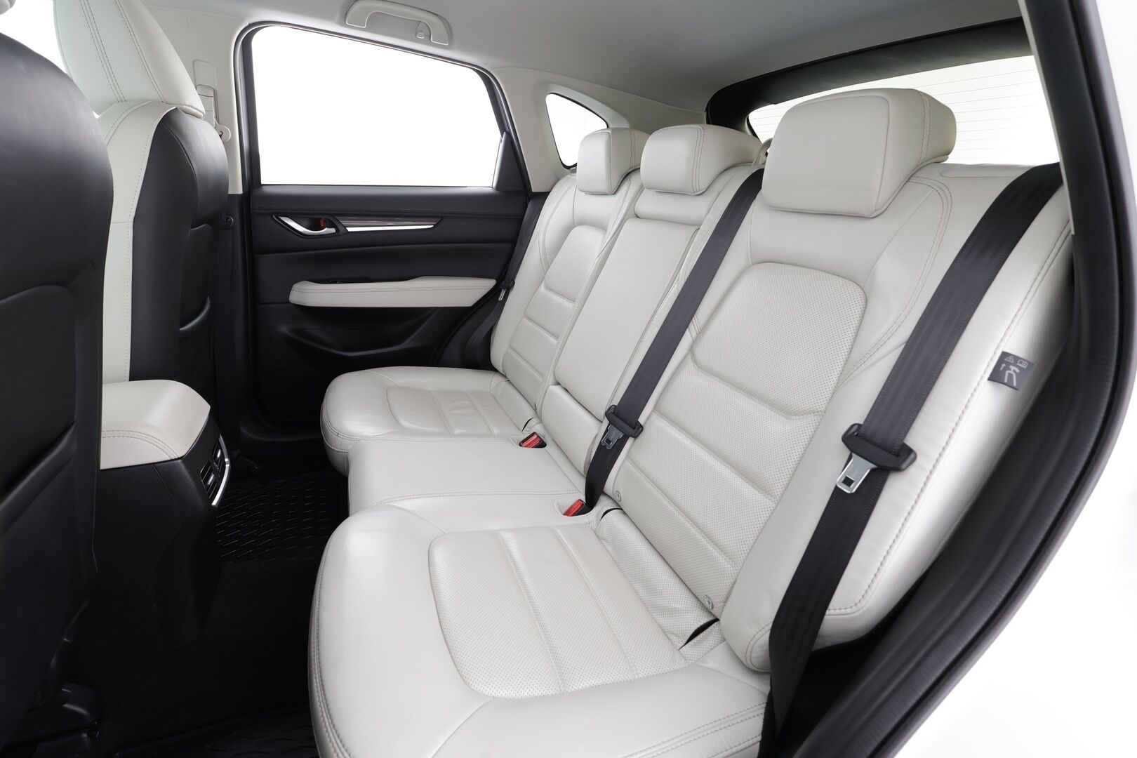 Mazda CX-5 2021 2,5 (194hv) Skyactiv-G AWD Luxury Business 6AT White * ACC / HUD / 360° / LED / Navi / Muistipenkki / KeylessGo * - Ilmastoidut nahat / Bose / Lohkolämmitin / Kahdet renkaat aluvanteilla - HULLUT JOULUT KORKOTARJOUS 2,49% 