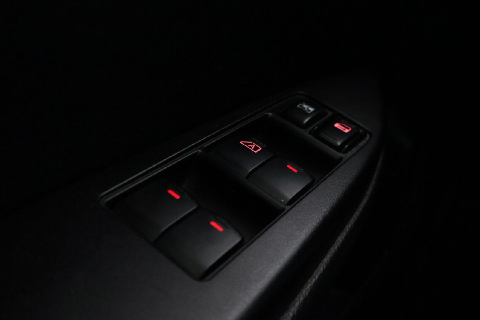 Subaru Legacy 2012 STW 2.0 i AWD *Juuri katsastettu / P-Kamera / Koukku / Xenon / Sähköpenkki* - Hyvin huollettu neliveto Legacy kaksilla Subarun alumiinivanteilla ja kaksilla hyväkuntoisilla renkailla! - HULLUT JOULUT KORKOTARJOUS 2,49% 