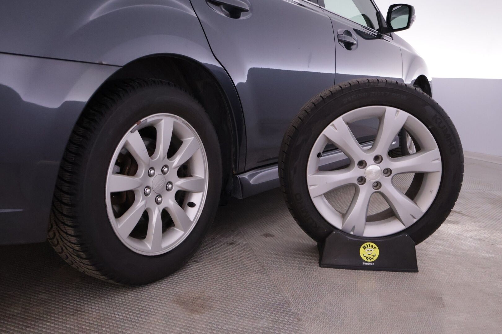 Subaru Legacy 2012 STW 2.0 i AWD *Juuri katsastettu / P-Kamera / Koukku / Xenon / Sähköpenkki* - Hyvin huollettu neliveto Legacy kaksilla Subarun alumiinivanteilla ja kaksilla hyväkuntoisilla renkailla! - HULLUT JOULUT KORKOTARJOUS 2,49% 