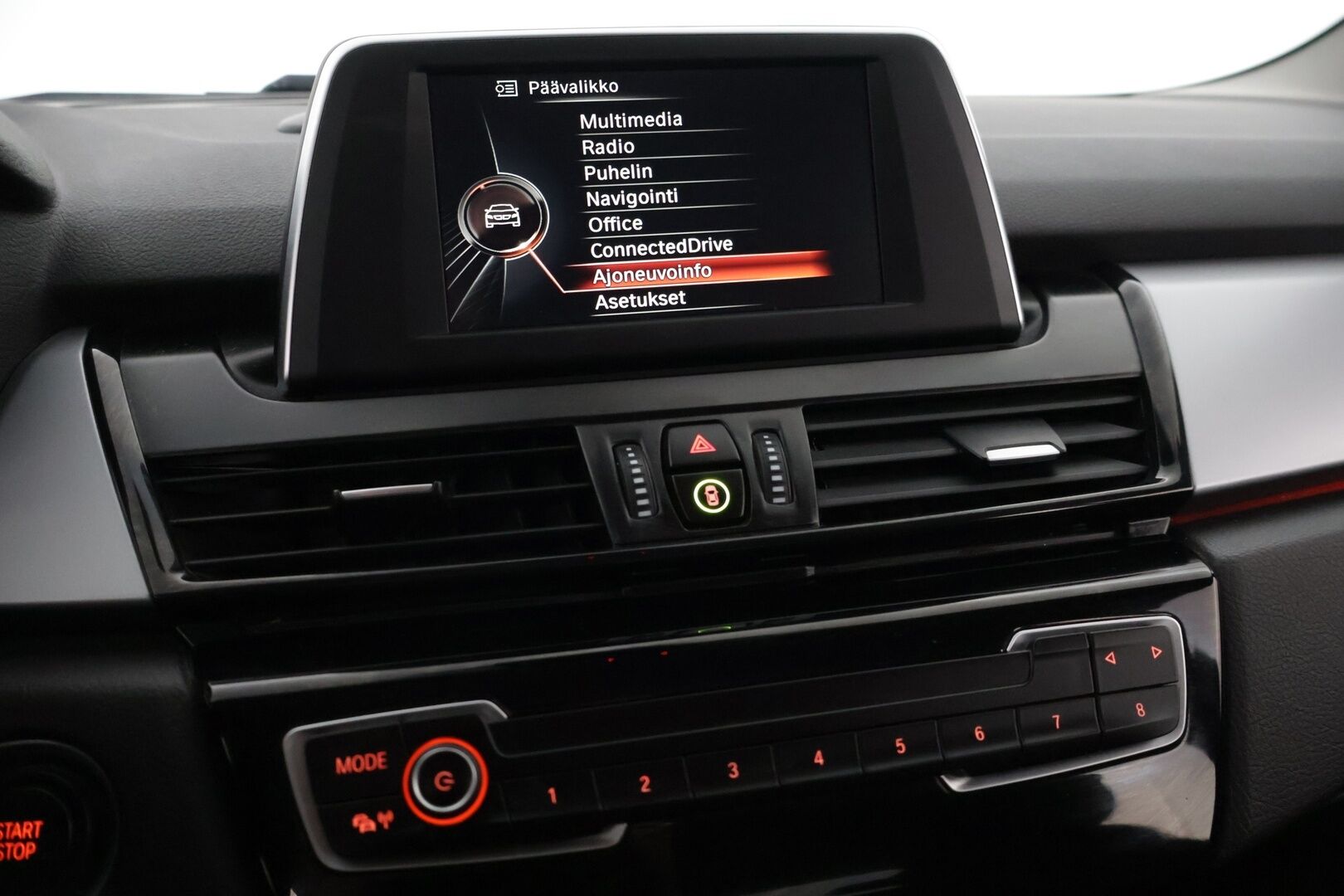 BMW 225 2017 XE iPerformance * Bi-Xenon / P-Kamera / Sähköluukku / Comfort access / Hifit * - Hyvin huollettu / Kummatkin renkaat ajokuntoiset / Katsastusta vuosi * - Osta nyt, maksa vasta ensi vuonna