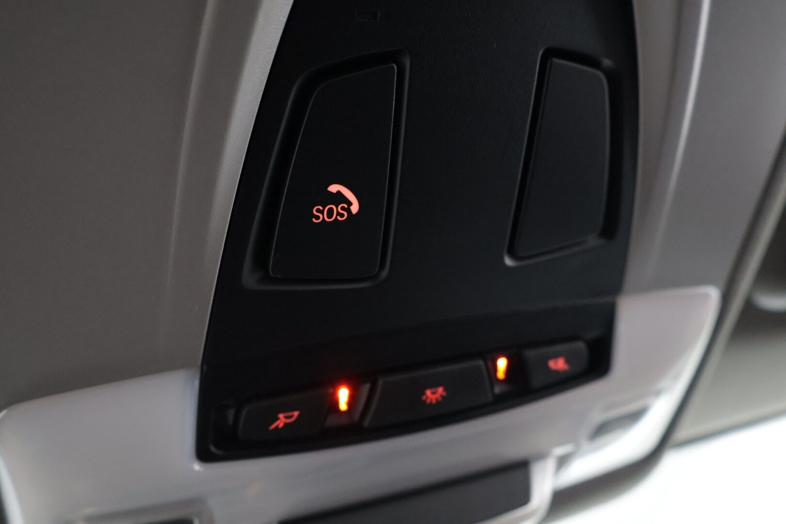 BMW 225 2017 XE iPerformance * Bi-Xenon / P-Kamera / Sähköluukku / Comfort access / Hifit * - Hyvin huollettu / Kummatkin renkaat ajokuntoiset / Katsastusta vuosi * - Osta nyt, maksa vasta ensi vuonna