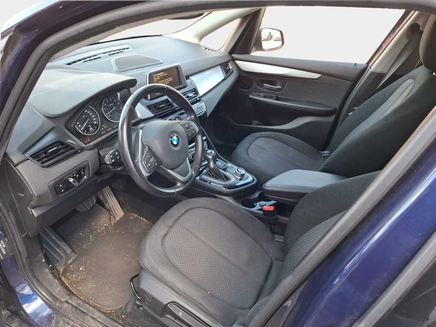 BMW 225 2017 XE iPerformance * Bi-Xenon / P-Kamera / S-kontti / Comfort access / Hifit * - Huollettu / Kummatkin renkaat ajokuntoiset / Leimaa vuosi *