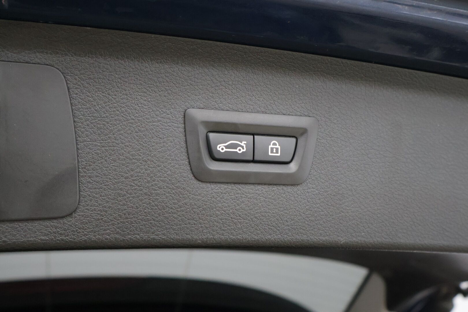 BMW 225 2017 XE iPerformance * Bi-Xenon / P-Kamera / Sähköluukku / Comfort access / Hifit * - Hyvin huollettu / Kummatkin renkaat ajokuntoiset / Katsastusta vuosi * - Osta nyt, maksa vasta ensi vuonna