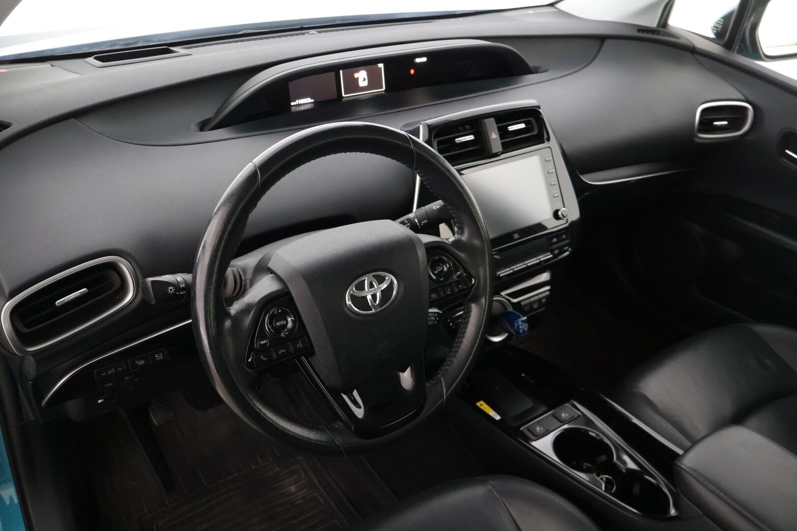TOYOTA PRIUS PHEV 2019 PRIUS PHV Viistoperä Hud / 360 Kamera / Adap.vakkari / JBL / Nahkasisusta / P-tutkat - Todella siistinvärinen ja hyvin pidetty yksilö! 