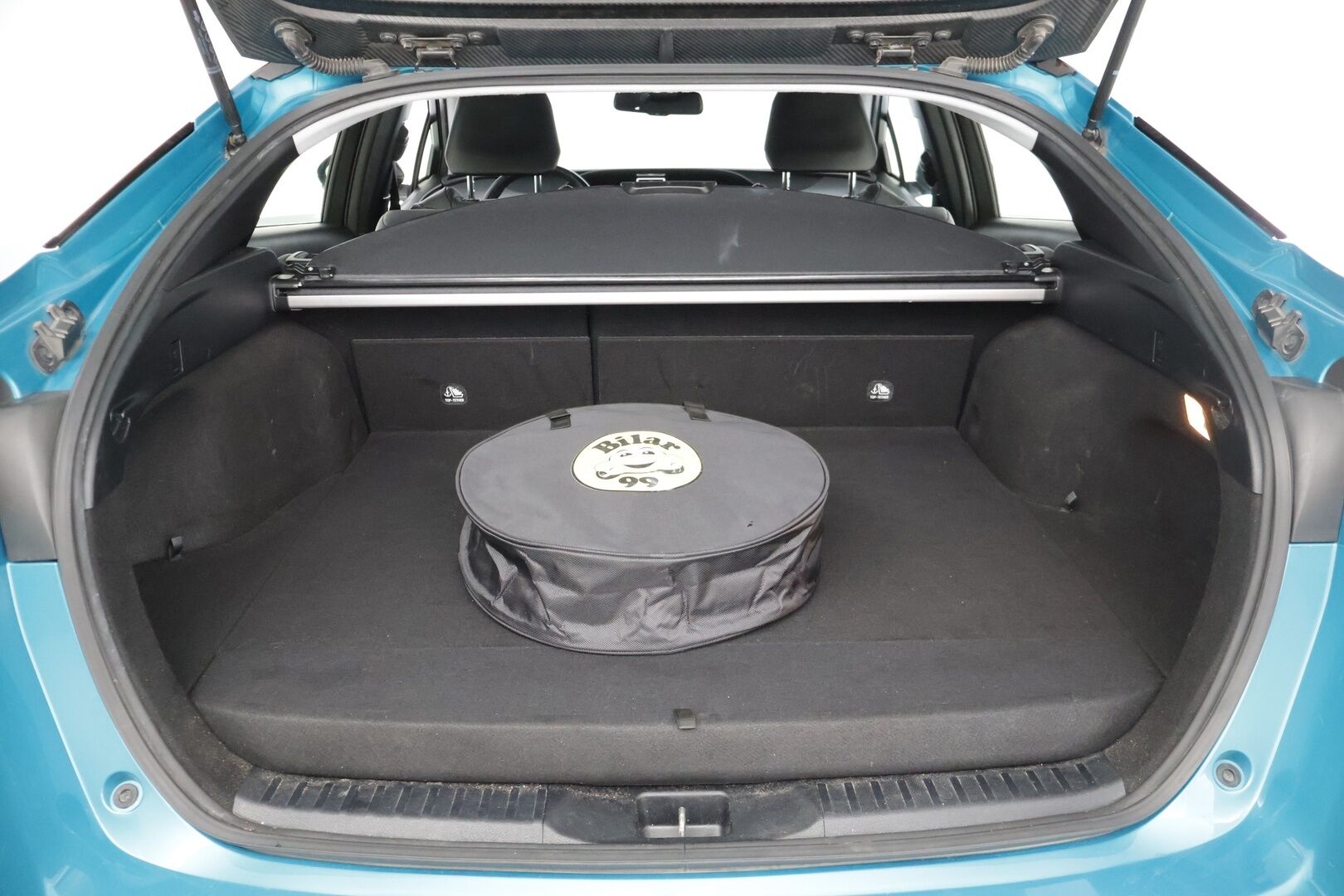 TOYOTA PRIUS PHEV 2019 PRIUS PHV Viistoperä Hud / 360 Kamera / Adap.vakkari / JBL / Nahkasisusta / P-tutkat - Todella siistinvärinen ja hyvin pidetty yksilö! 