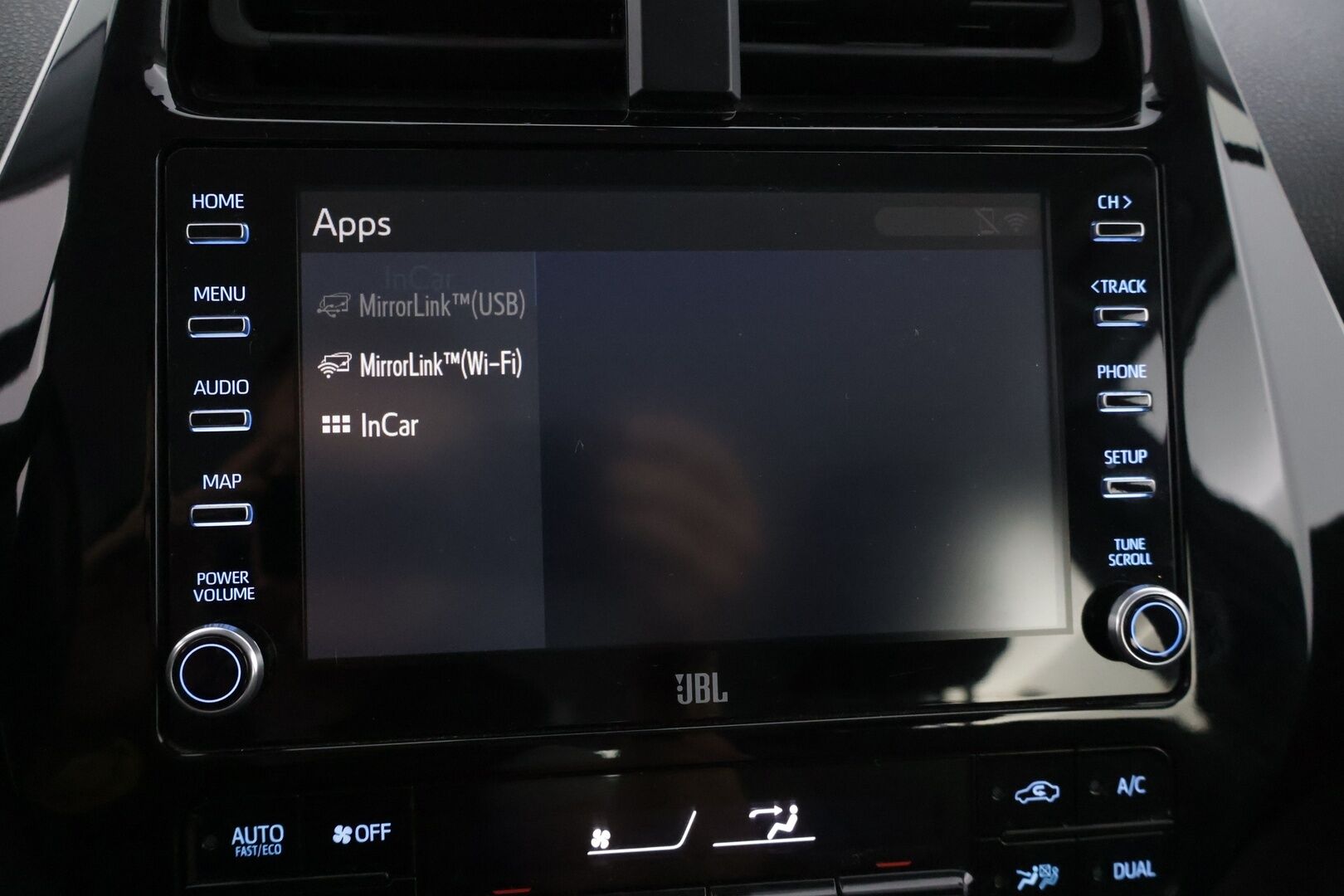 TOYOTA PRIUS PHEV 2019 PRIUS PHV Viistoperä Hud / 360 Kamera / Adap.vakkari / JBL / Nahkasisusta / P-tutkat - Todella siistinvärinen ja hyvin pidetty yksilö! 