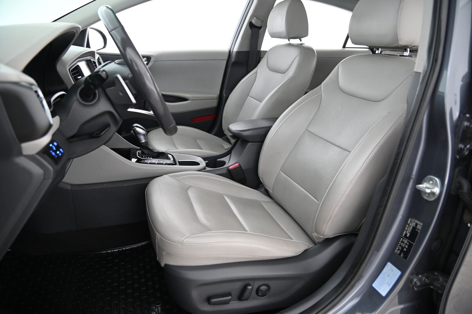 HYUNDAI IONIQ PLUG-IN 2018 DCT Business Style*Yritysoutlet - Myydään vain yrityksille / HUIPPUKAMAT * - * Tämä auto myydään YritysOutlet -valikoimasta vain yritykselle HUIPPUVARUSTEILLA *