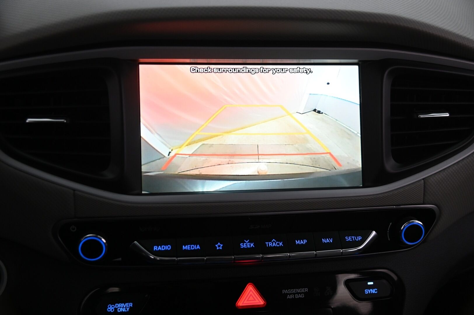 HYUNDAI IONIQ PLUG-IN 2018 DCT Business Style*Yritysoutlet - Myydään vain yrityksille / HUIPPUKAMAT * - * Tämä auto myydään YritysOutlet -valikoimasta vain yritykselle HUIPPUVARUSTEILLA *