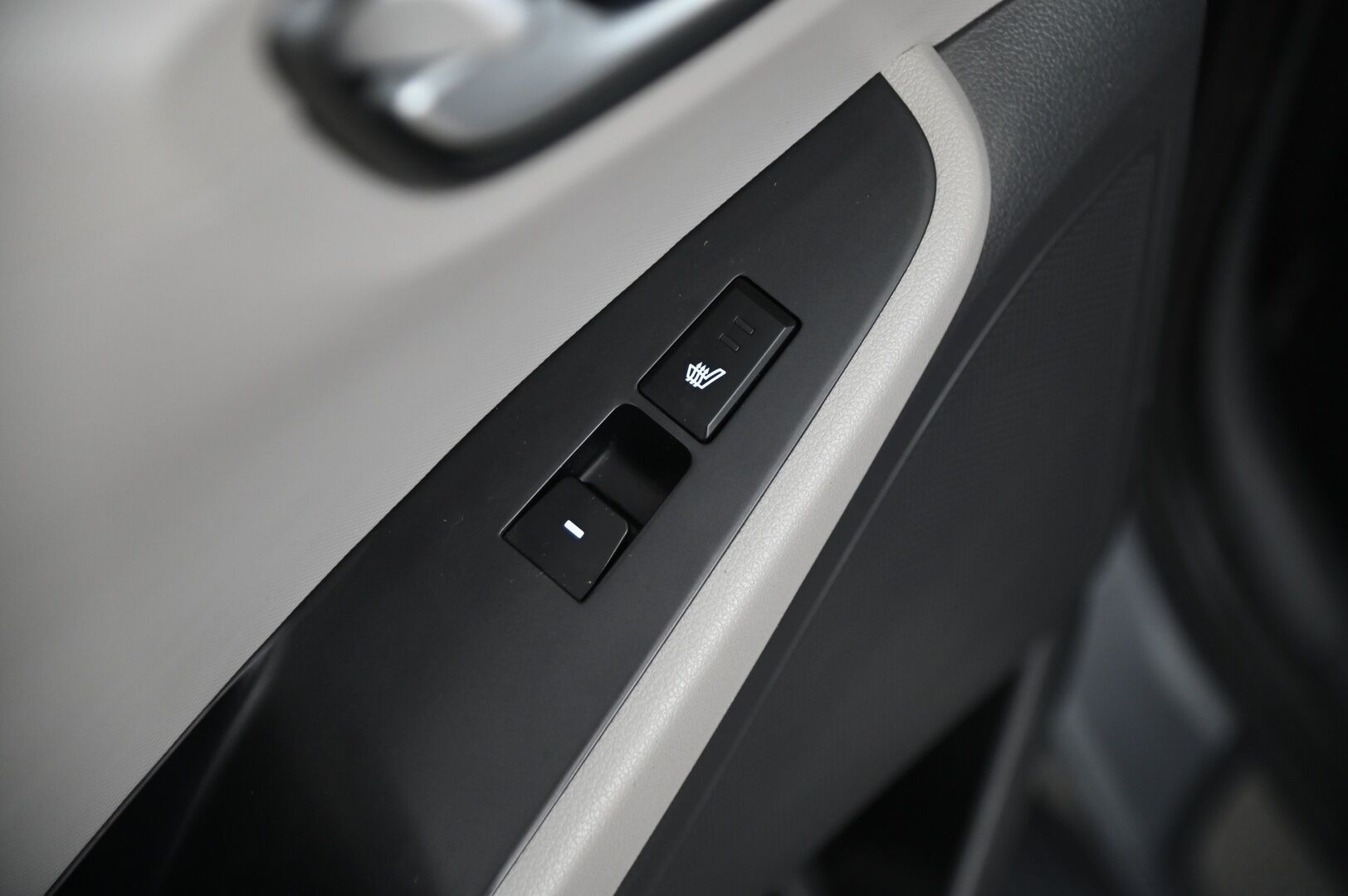 HYUNDAI IONIQ PLUG-IN 2018 DCT Business Style*Yritysoutlet - Myydään vain yrityksille / HUIPPUKAMAT * - * Tämä auto myydään YritysOutlet -valikoimasta vain yritykselle HUIPPUVARUSTEILLA *