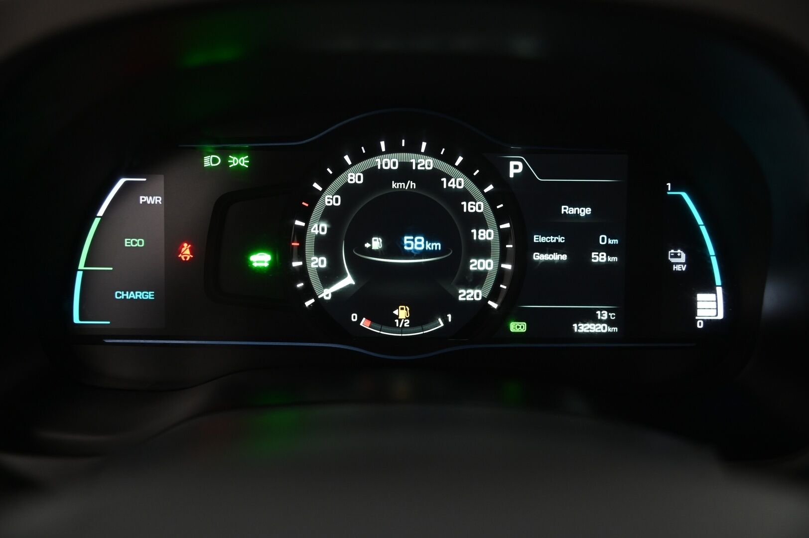 HYUNDAI IONIQ PLUG-IN 2018 DCT Business Style*Yritysoutlet - Myydään vain yrityksille / HUIPPUKAMAT * - * Tämä auto myydään YritysOutlet -valikoimasta vain yritykselle HUIPPUVARUSTEILLA *