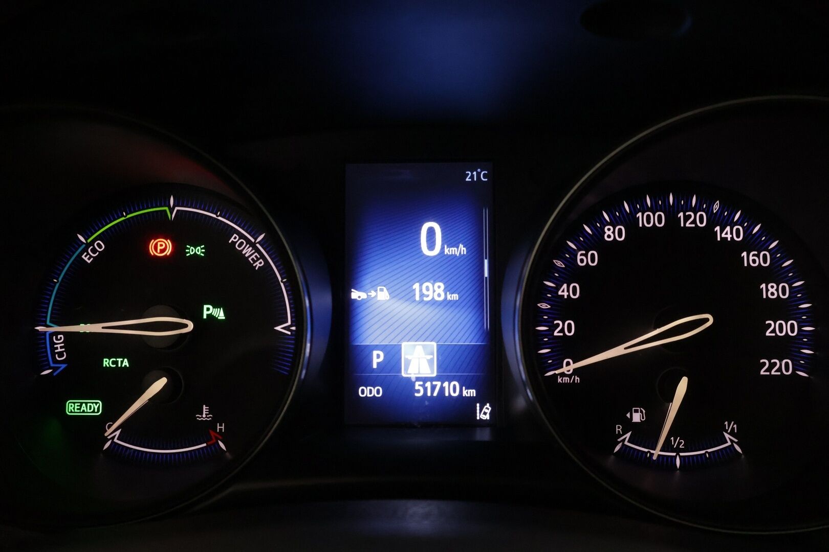 TOYOTA C-HR 2017 1.8 Hybrid Style * Peruutuskamera / KeylessGo / Navi / Adapt. Vakkari * - * Hyvillä varusteilla / Ratinlämmitys / Puolinahkasisuta *