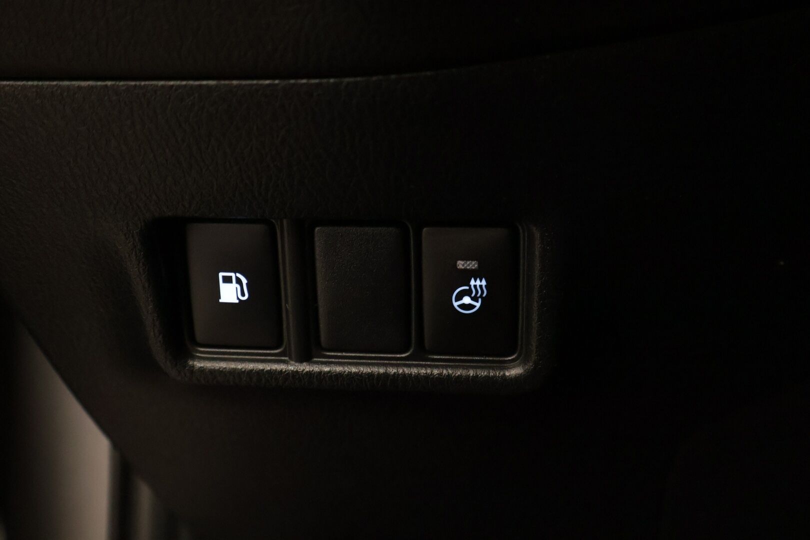 TOYOTA C-HR 2017 1.8 Hybrid Style * Peruutuskamera / KeylessGo / Navi / Adapt. Vakkari * - * Hyvillä varusteilla / Ratinlämmitys / Puolinahkasisuta *