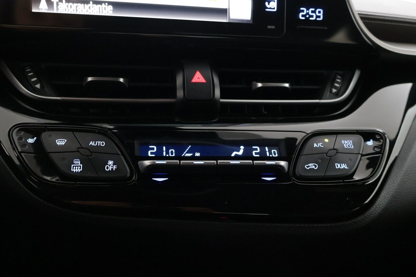 TOYOTA C-HR 2017 1.8 Hybrid Style * Peruutuskamera / KeylessGo / Navi / Adapt. Vakkari * - * Hyvillä varusteilla / Ratinlämmitys / Puolinahkasisuta *