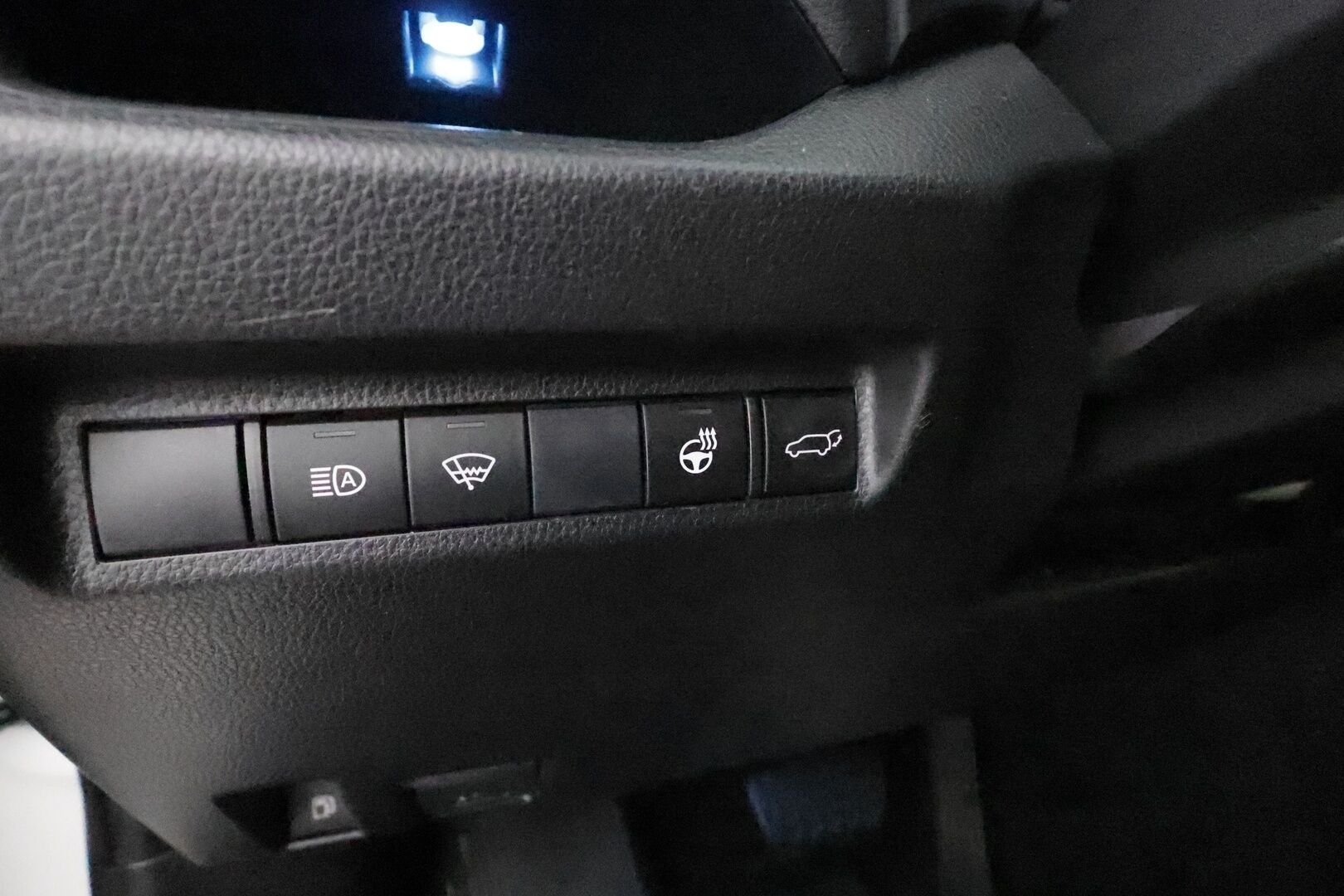 Toyota RAV4 2019 Hybrid Style AWD-i E-CVT ** Adapt.Vakkari / P.kamera / LED-valot / Koukku / JBL / Kaistavahti / KeylessGO ** - 3,99 % KORKOTARJOUS TÄHÄN AUTOON - Merkki Huollettu / 2x Renkaat