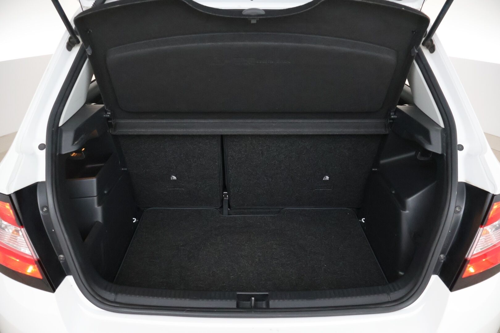 Skoda Fabia 2021 1,0 TSI 95 Ambition - | Suomi-auto | Facelift | Vakkari | P.Tutka | Lohko+sisäp. | 2x renkaat&vanteet | Merkkihuollot | Todella siisti! |