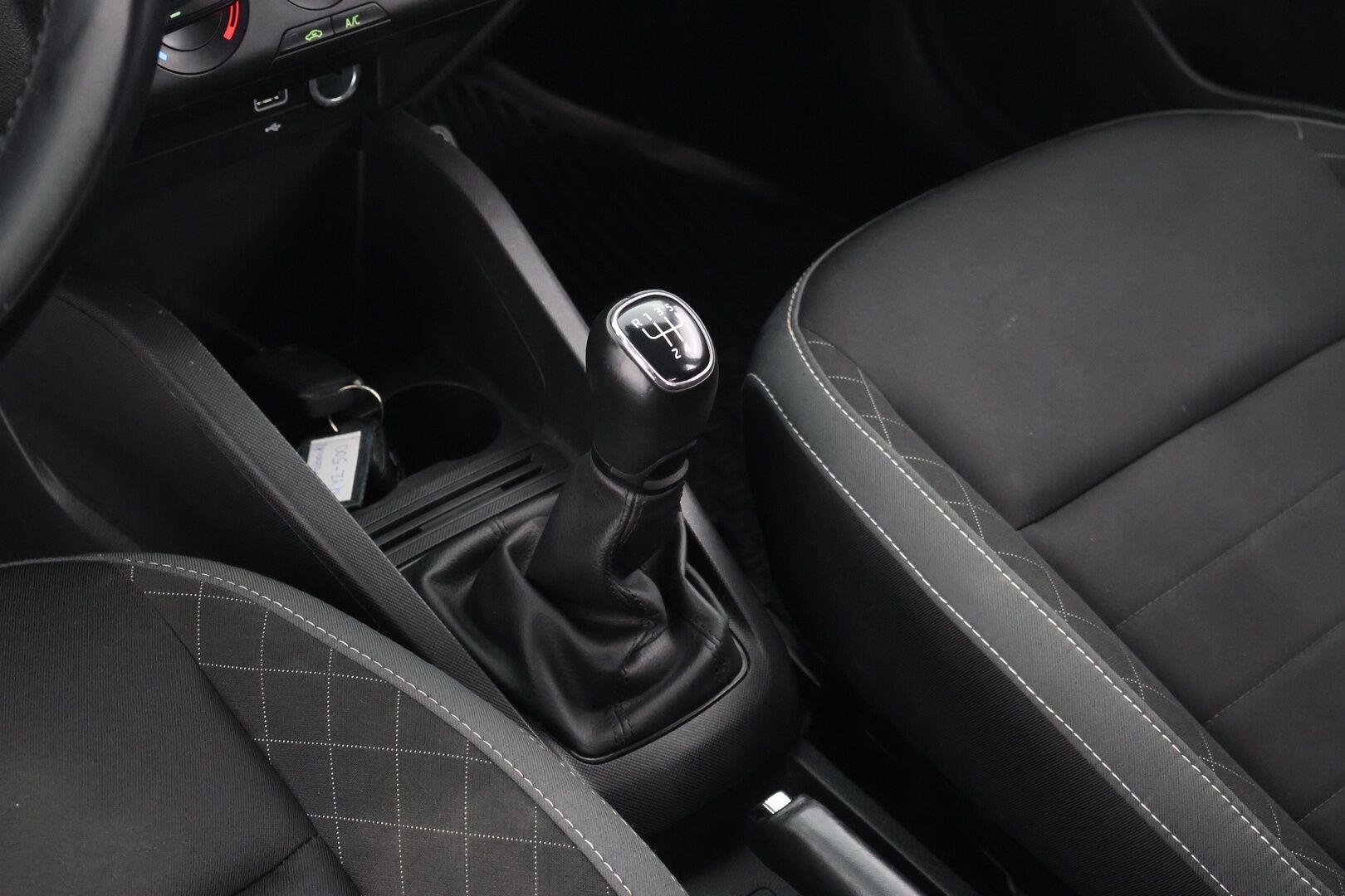 Skoda Fabia 2021 1,0 TSI 95 Ambition - | Suomi-auto | Facelift | Vakkari | P.Tutka | Lohko+sisäp. | 2x renkaat&vanteet | Merkkihuollot | Todella siisti! |
