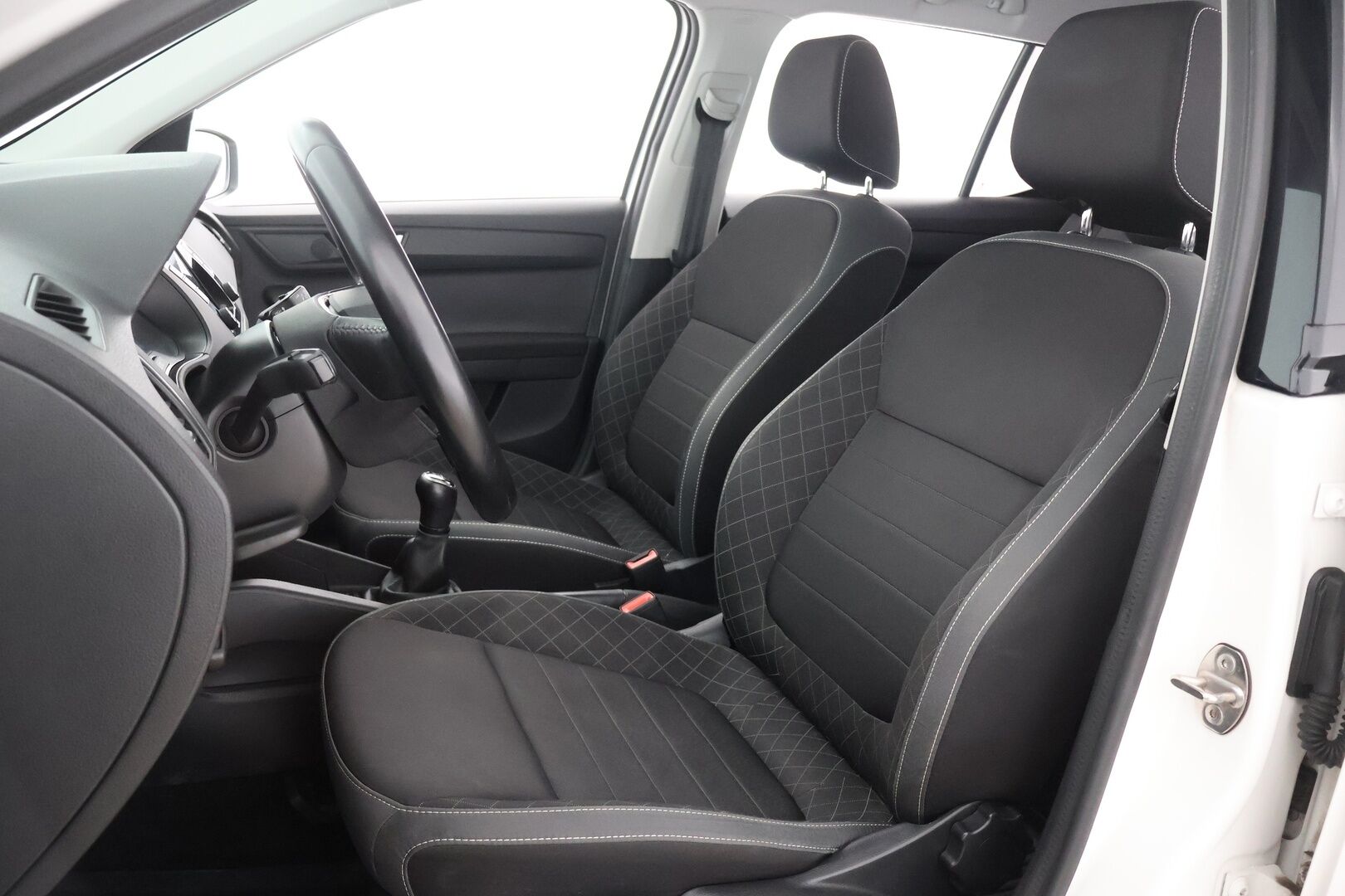 Skoda Fabia 2021 1,0 TSI 95 Ambition - | Suomi-auto | Facelift | Vakkari | P.Tutka | Lohko+sisäp. | 2x renkaat&vanteet | Merkkihuollot | Todella siisti! |