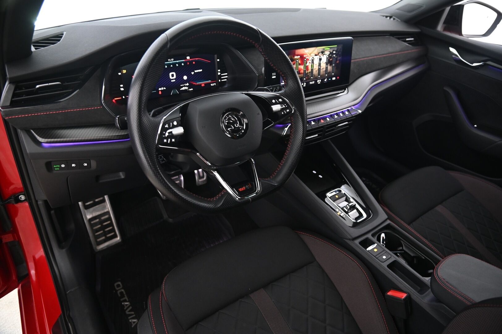 Skoda Octavia 2021 Combi 1,4 TSI PHEV RS iV DSG Autom * ACC / Webasto / Matrix LED / Canton / AppConnect * - Suomi-auto / Merkkikirja / P Kamera / Ratinlämmitin - HULLUT AVAJAISHULINAT KORKOTARJOUS 3,29 %