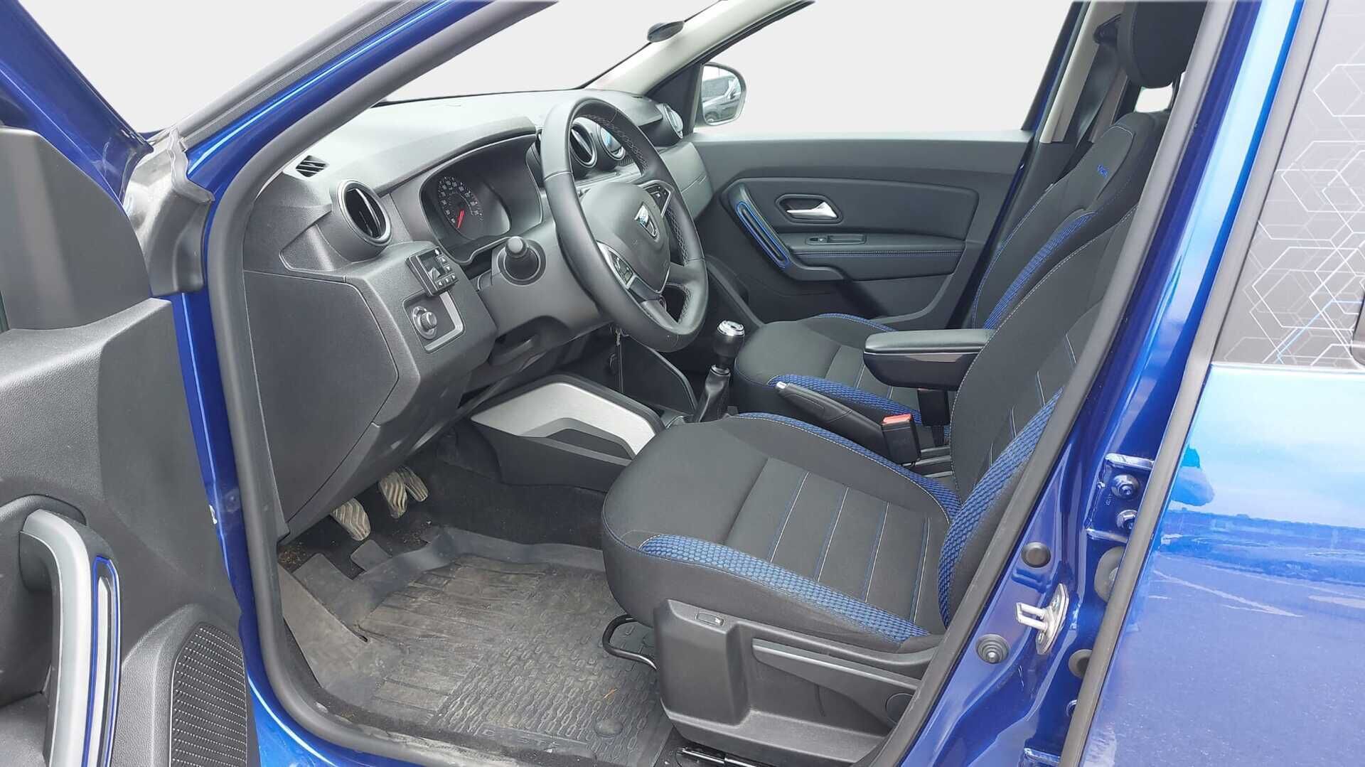 Dacia Duster 2021 10 Blue dCi 115 4x4 - Binar-Lisälämmitin / Suomiauto / Vetokoukku / P.Kamera / Vakkari / Navi / Juuri saapunut Tampereelle!