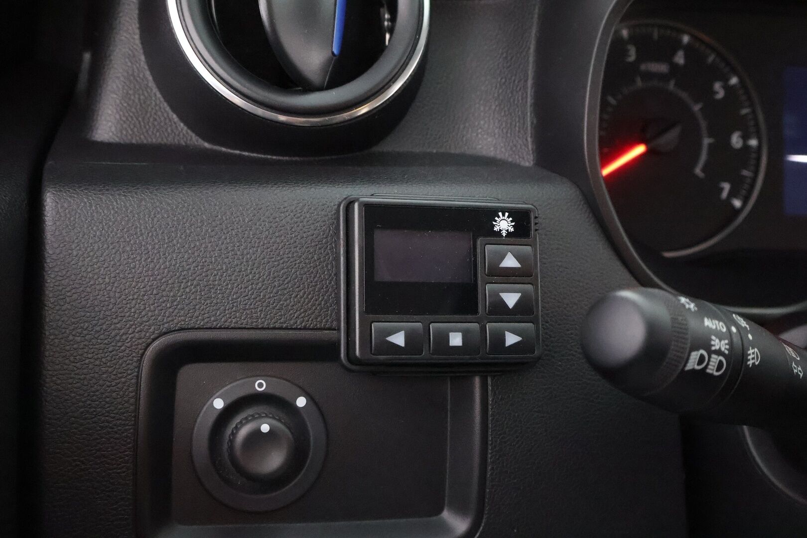 Dacia Duster 2021 10 Blue dCi 115 4x4 - Binar-Lisälämmitin / Suomiauto / Vetokoukku / P.Kamera / Vakkari / Navi / Juuri saapunut Tampereelle!