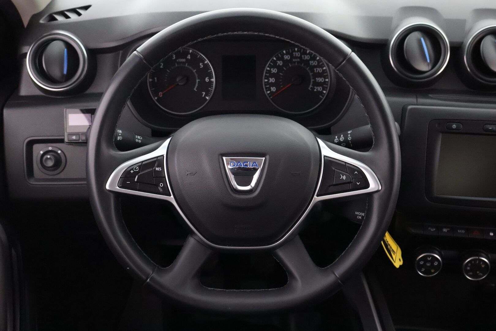 Dacia Duster 2021 10 Blue dCi 115 4x4 - Binar-Lisälämmitin / Suomiauto / Vetokoukku / P.Kamera / Vakkari / Navi / Juuri saapunut Tampereelle!