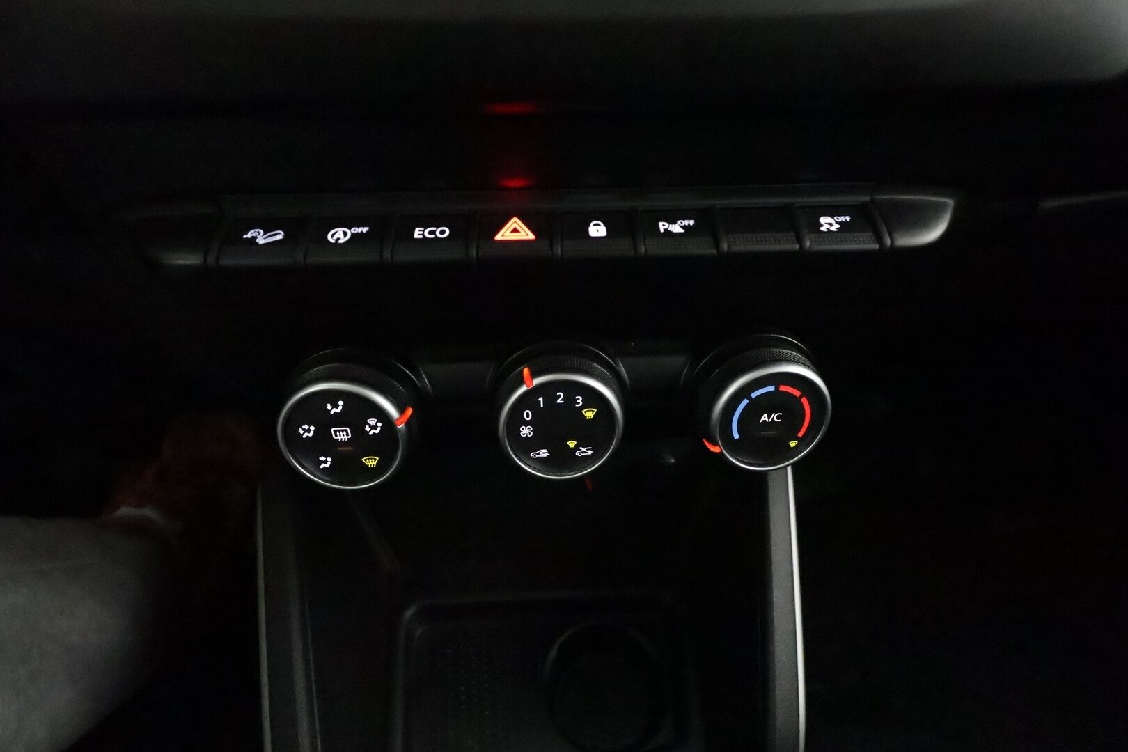 Dacia Duster 2021 Blue dCi 115 4x4 - 1Om Suomiauto / Peruutuskamera / Vetokoukku / Apple&Android / Vakkari / Tulossa Tampereelle!