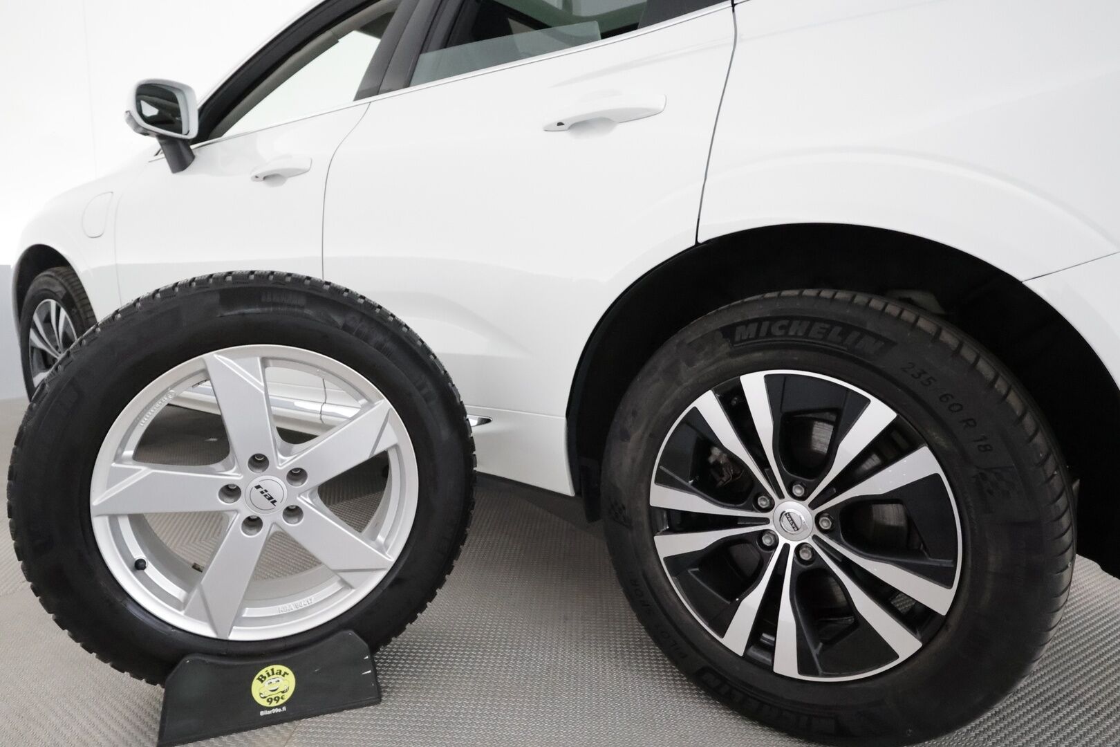 Volvo XC60 2021 T6 TwE AWD Business Inscription Expression **Panorama / Koukku / Muistipenkit / ACC / Webasto / 360 Kamera** - 3,99 % KORKOTARJOUS TÄHÄN AUTOON 14.9. ASTI! - 1-om. Suomi-auto / Akku kuntotarkastettu