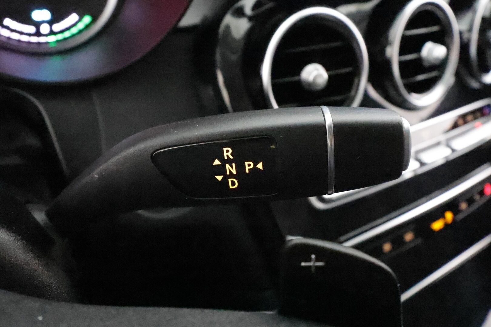Mercedes-Benz GLC 2021 300 e 4MATIC A Business EQ Power **Koukku / P.kamera / Navi / Sporttinahat / LED-High Performance** - 3,99 % KORKOTARJOUS TÄHÄN AUTOON - 1-om Suomi-auto / 2x Latauskaapelit / Kahdet Renkaat