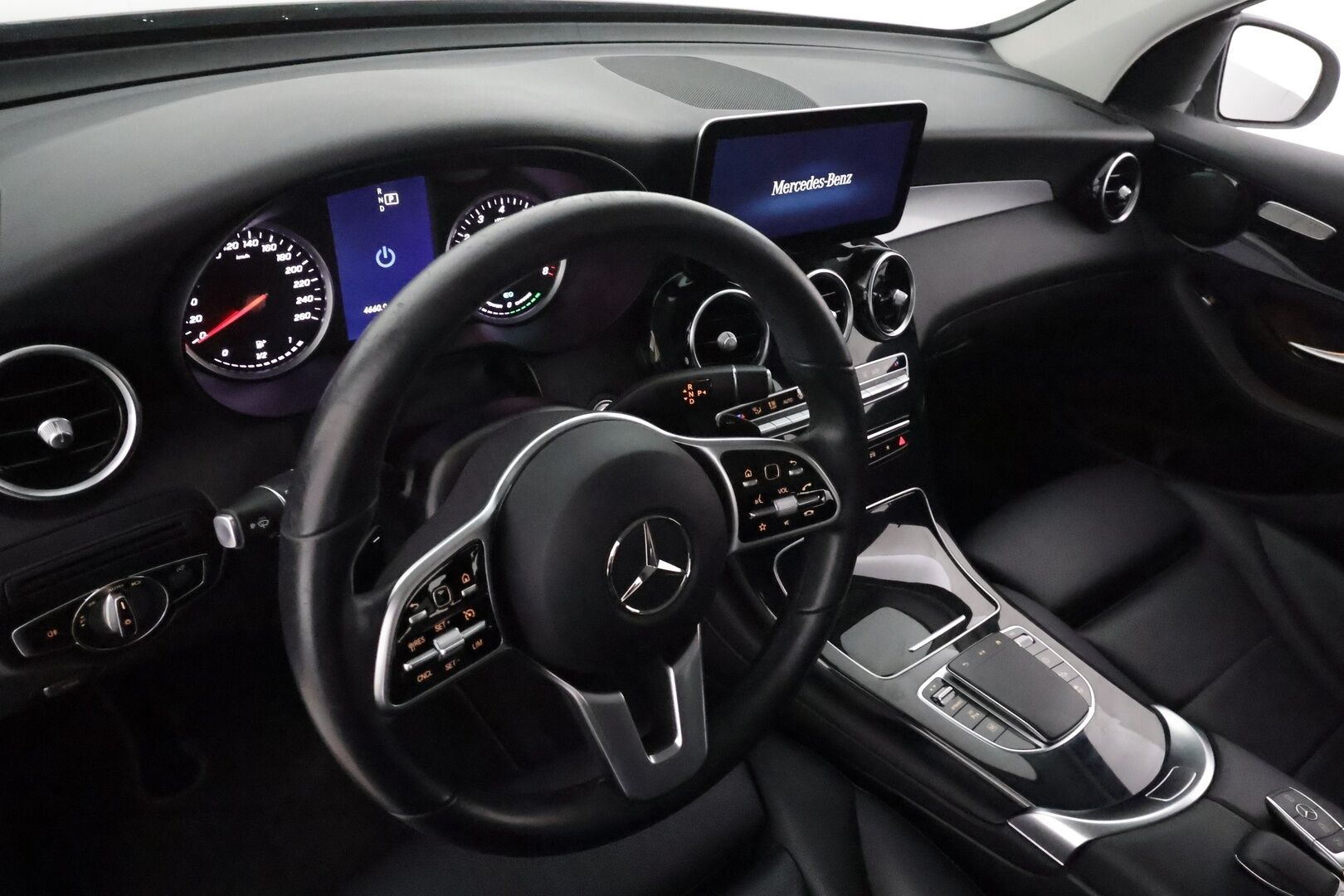 Mercedes-Benz GLC 2021 300 e 4MATIC A Business EQ Power **Koukku / P.kamera / Navi / Sporttinahat / LED-High Performance** - 3,99 % KORKOTARJOUS TÄHÄN AUTOON - 1-om Suomi-auto / 2x Latauskaapelit / Kahdet Renkaat