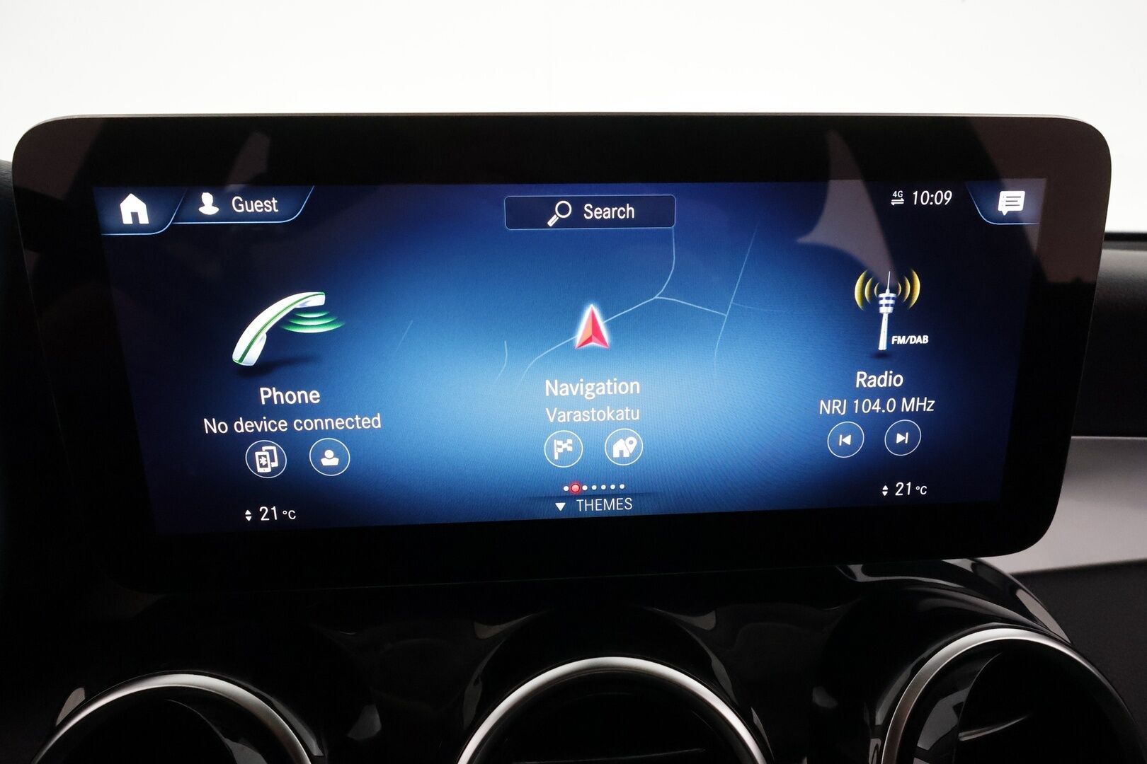 Mercedes-Benz GLC 2021 300 e 4MATIC A Business EQ Power **Koukku / P.kamera / Navi / Sporttinahat / LED-High Performance** - 3,99 % KORKOTARJOUS TÄHÄN AUTOON - 1-om Suomi-auto / 2x Latauskaapelit / Kahdet Renkaat