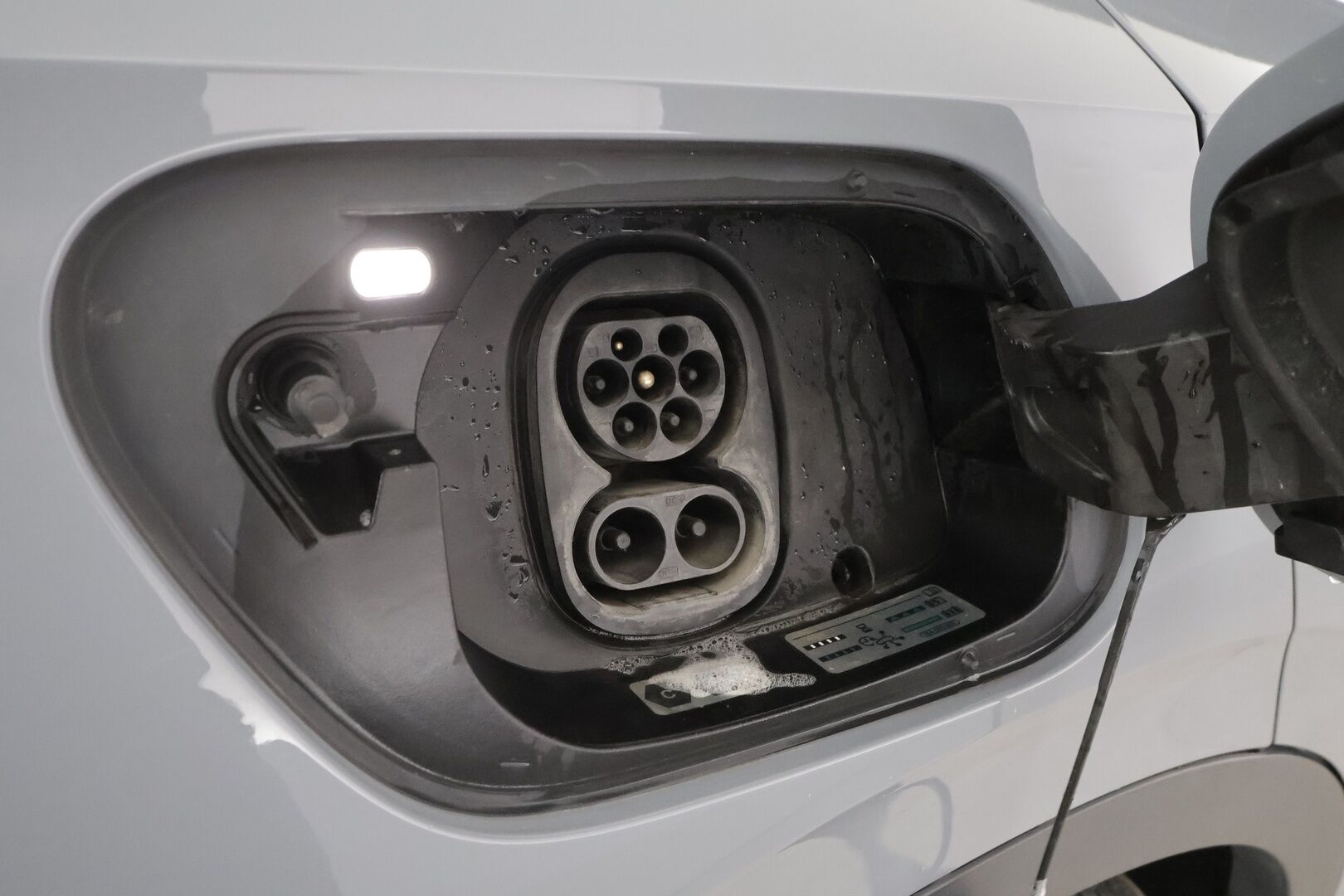 Volkswagen ID.4 2021 Pro Performance Max 150 kW, akku 77 kWh - | ACC | ILP | Top Sport | Koukku | HUD | Sporttipenkit muistilla | 360° | IQ. Light | Lasikatto | Travel Assist | DCC | Keyless | Sähk. takaluukku | 1-om suomiauto |