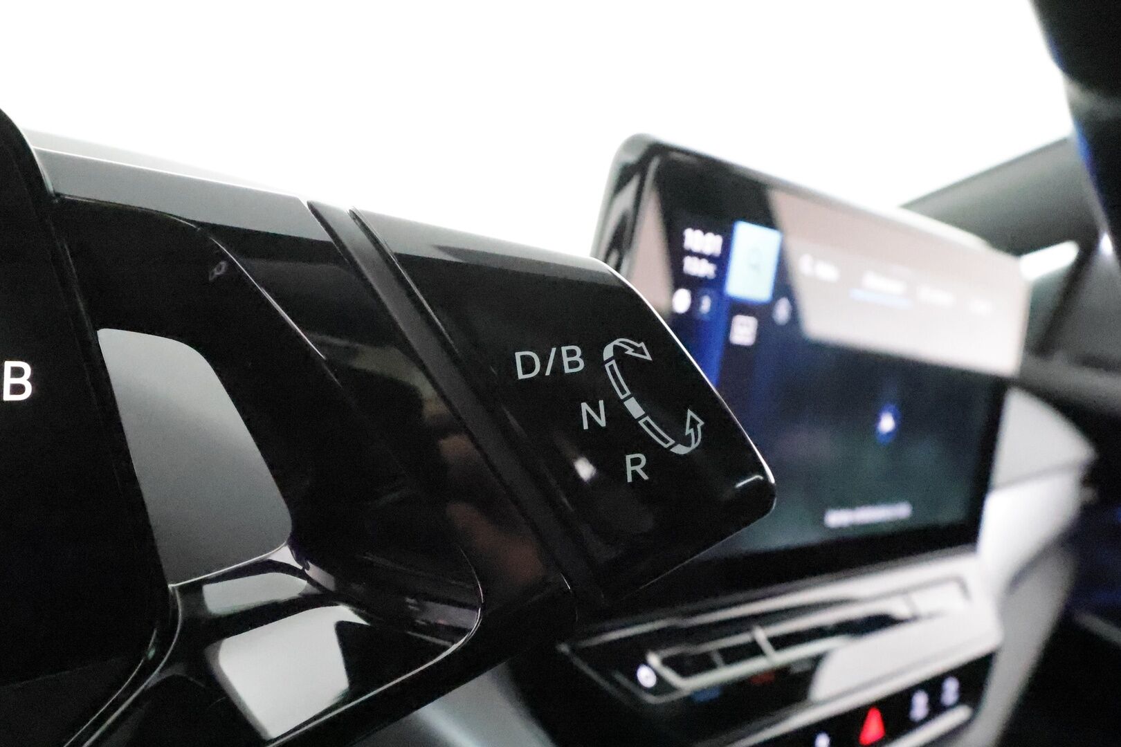 Volkswagen ID.4 2021 Pro Performance Life 150 kW *ILP / ACC / LED / P.Tutkat / Navi / Kaistavahti / Digimittaristo / Ambient-valot* - 1-om Suomi-auto Akku kuntotarkastettu / 2x Latauskaapelit / Kahdet Renkaat / Merkkihuollettu!