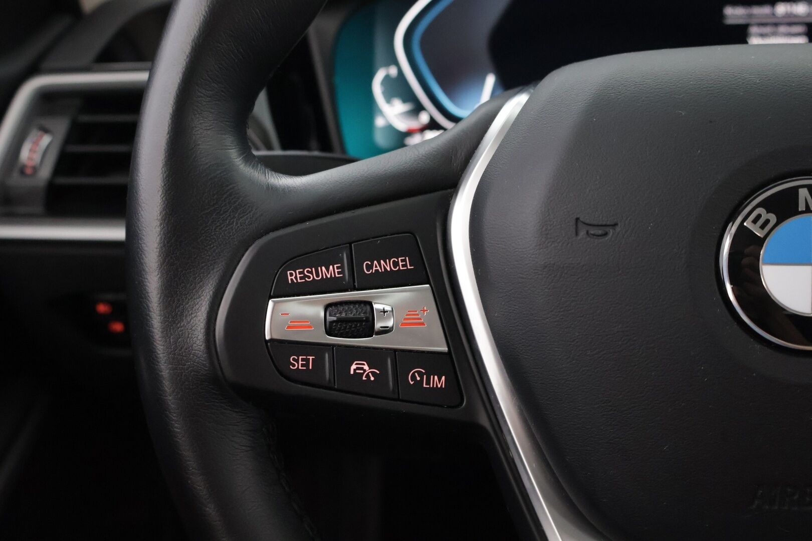 BMW 320 2021 G21 Touring 320e xDrive A Charged Edition * Suomiauto / Adapt.vakkari / Prof.navi / Digimittaristo / LED / Ratinlämmitin * - P-tutkat / Akku kuntotarkastettu / Juuri saapunut Tampereelle