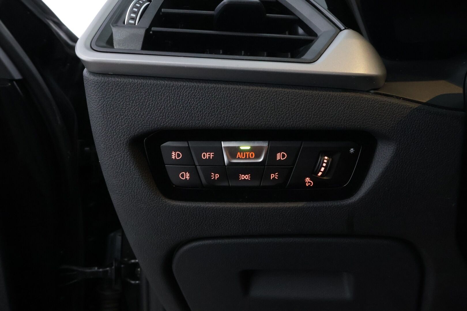 BMW 320 2021 G21 Touring 320e xDrive A Charged Edition * Suomiauto / Adapt.Vakkari / Professional Navi / LED / Ratinlämmitys / Digimittari - P-tutkat / Akku kuntotarkastettu / Juuri saapunut Tampereelle - HULLUT AVAJAISHULINAT KORKOTARJOUS 3,29 %