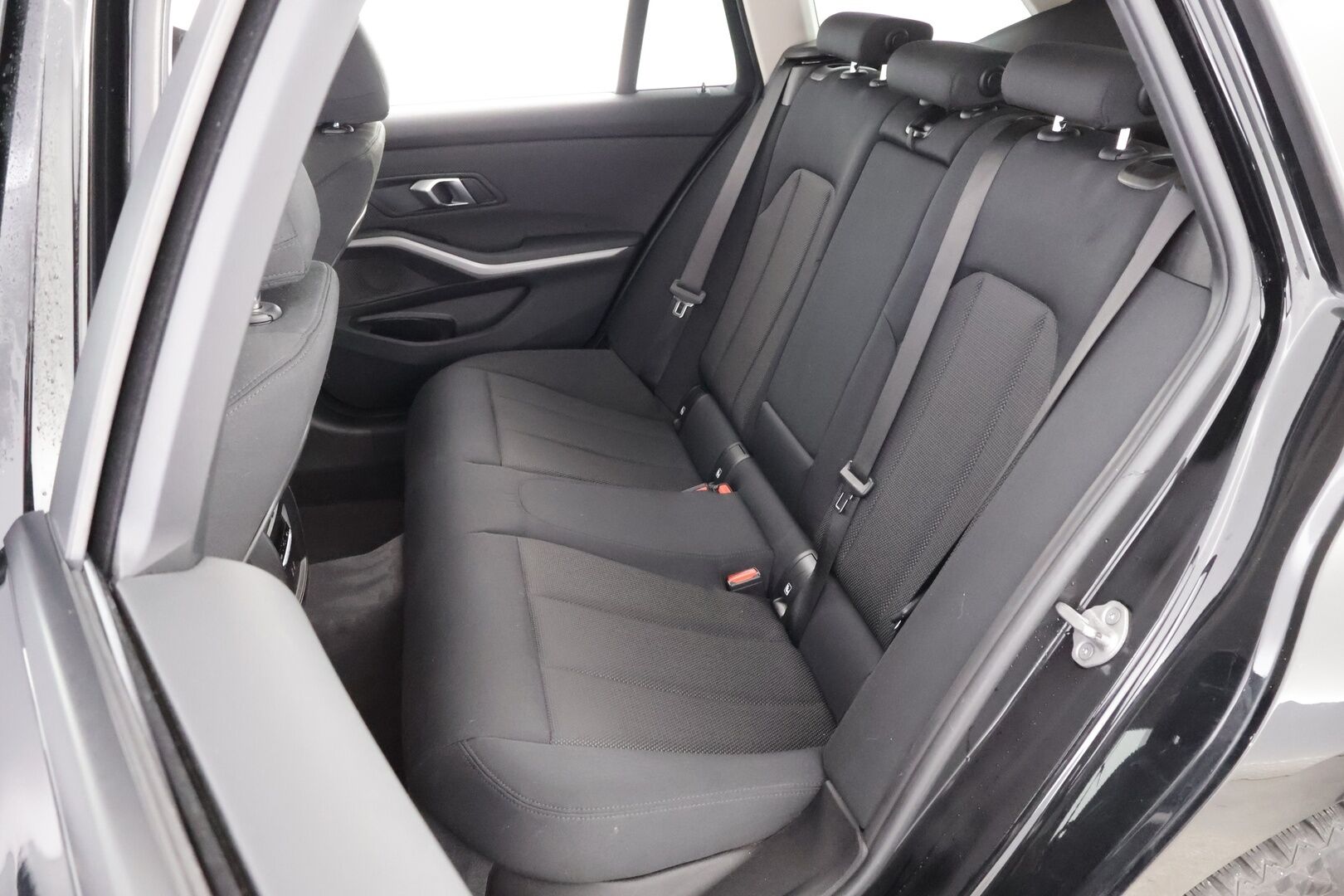 BMW 320 2021 G21 Touring 320e xDrive A Charged Edition * Suomiauto / Adapt.Vakkari / Professional Navi / LED / Ratinlämmitys / Digimittari - P-tutkat / Akku kuntotarkastettu / Juuri saapunut Tampereelle - HULLUT AVAJAISHULINAT KORKOTARJOUS 3,29 %