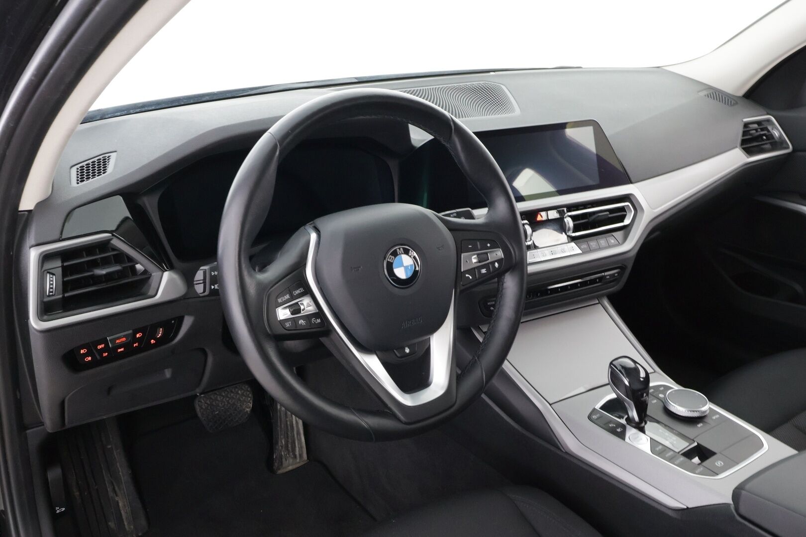 BMW 320 2021 G21 Touring 320e xDrive A Charged Edition * Suomiauto / Adapt.Vakkari / Professional Navi / LED / Ratinlämmitys / Digimittari - P-tutkat / Akku kuntotarkastettu / Juuri saapunut Tampereelle - HULLUT AVAJAISHULINAT KORKOTARJOUS 3,29 %