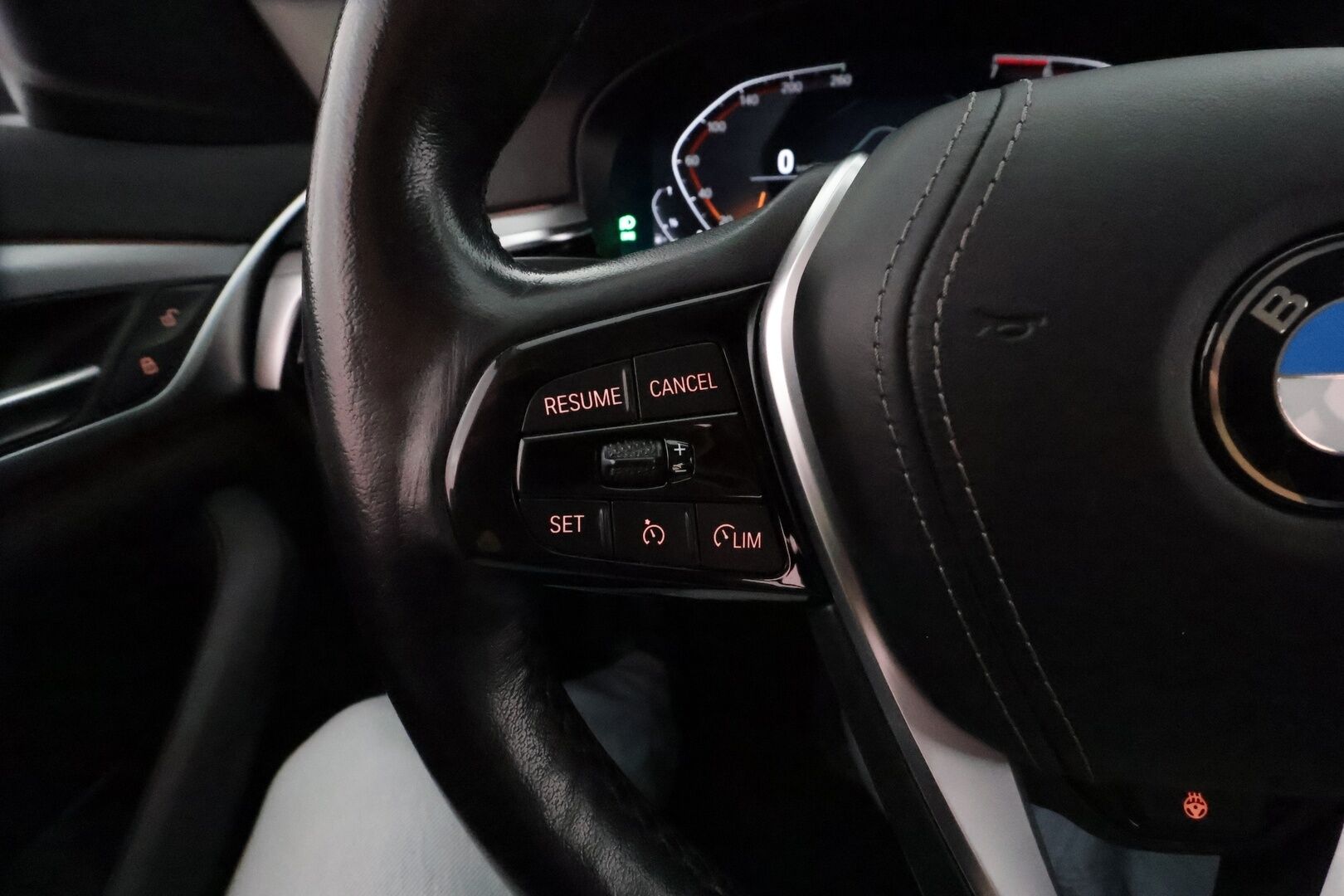 BMW 520 2021 G30 Business A MHEV *Vakkari / Webasto / P.tutkat / Digimittaristo / LED / Navi* - KATSO POIKKEUSHINTA! / 1.Om Suomi-auto / Juuri Huollettu / Kahdet renkaat aluvanteilla