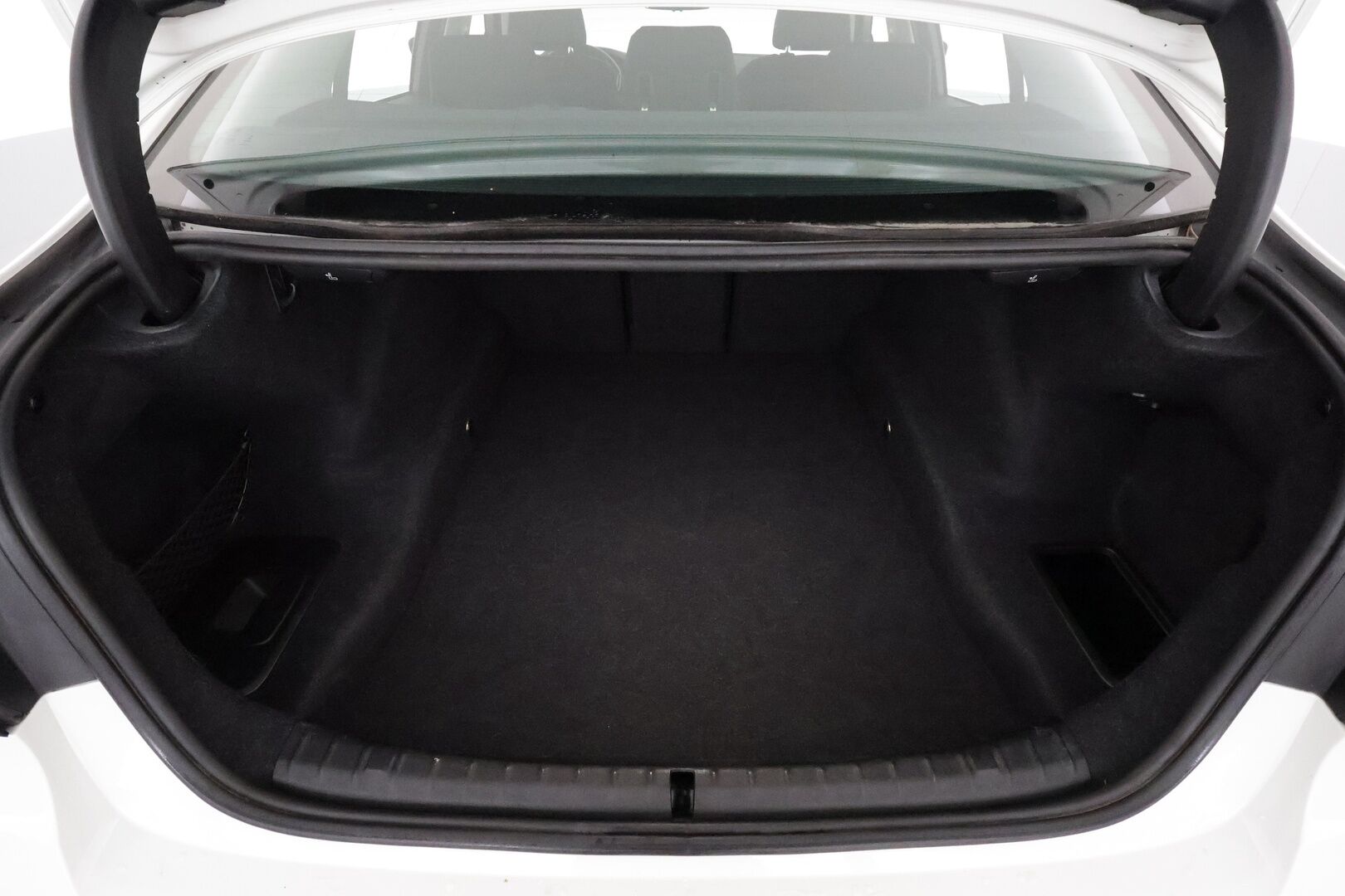 BMW 520 2021 G30 Business A MHEV **Vakkari / Webasto / P.tutkat / Digimittaristo / LED / Navi** - 1.Om Suomi-auto / Kahdet renkaat aluvanteilla